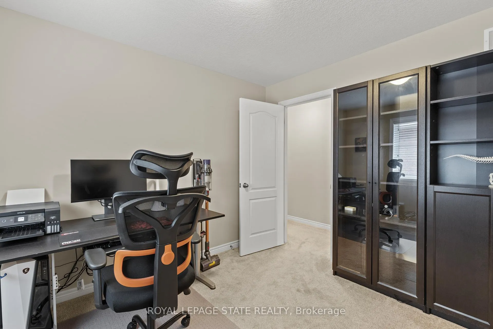 Photo 37 of 67 Whittington Drive, Hamilton, Ancaster — HOMEH