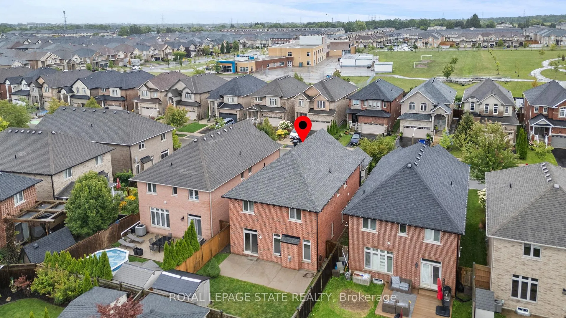 Photo 46 of 67 Whittington Drive, Hamilton, Ancaster — HOMEH