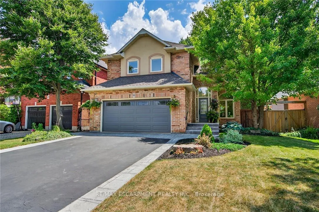Photo 2 of 50 Longyear Drive, Hamilton, Waterdown — HOMEH