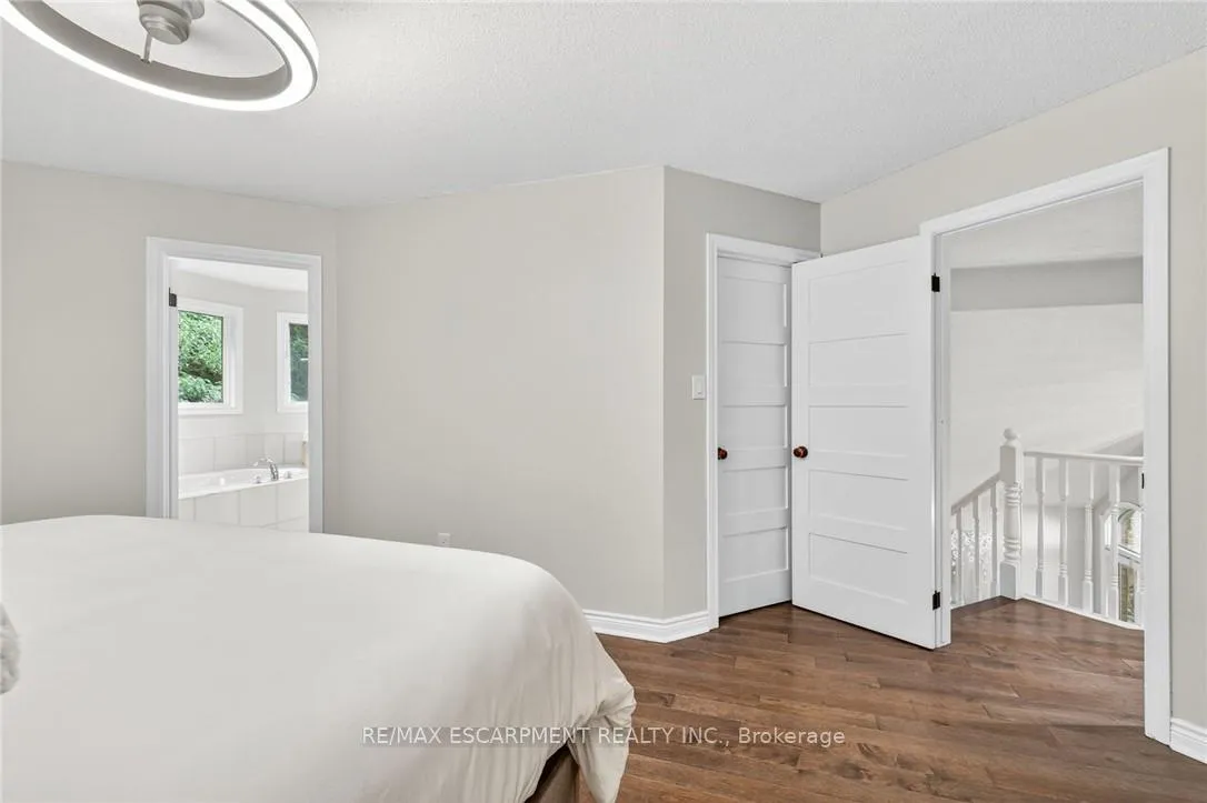 Photo 22 of 50 Longyear Drive, Hamilton, Waterdown — HOMEH