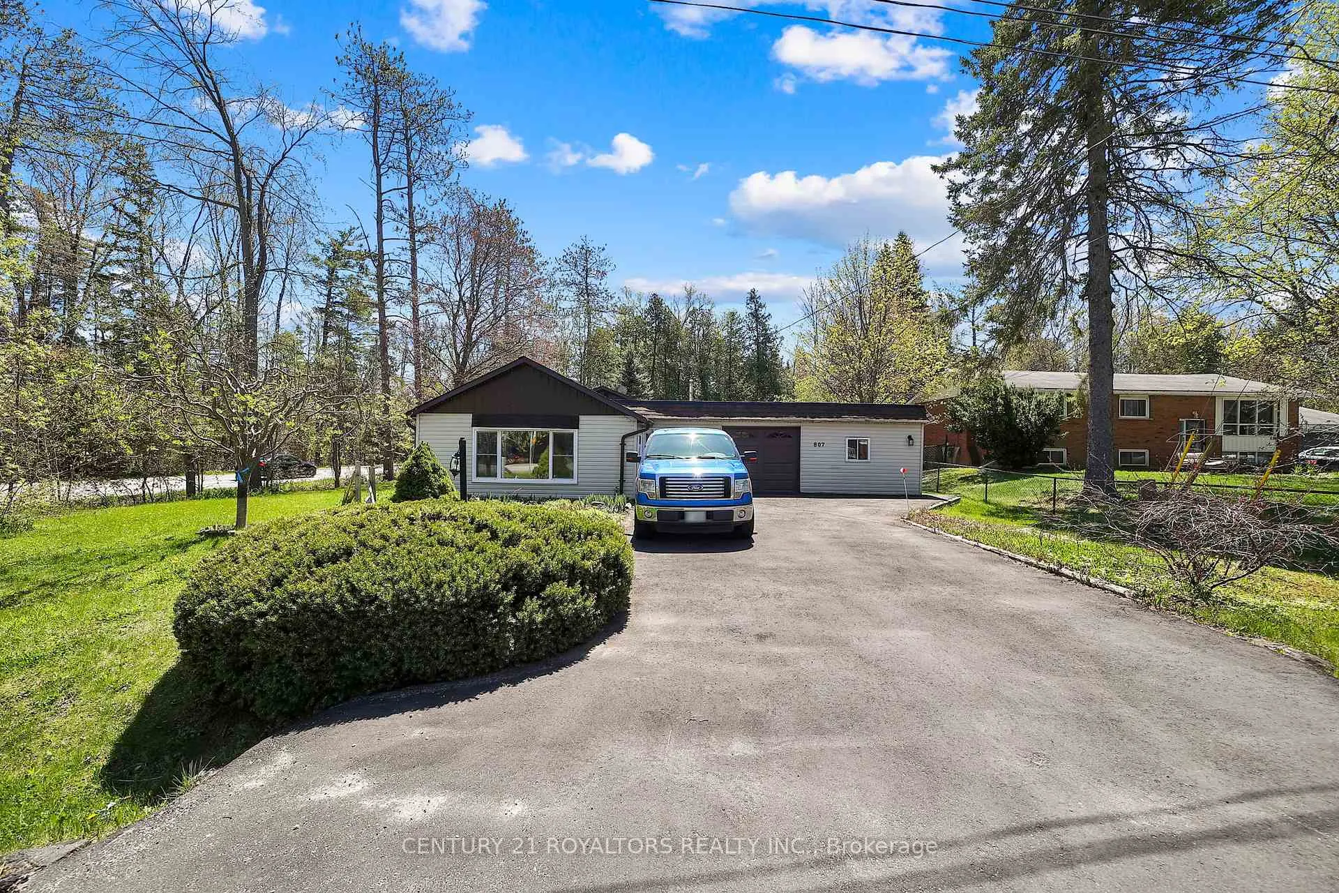 Photo 1 of 807 Joseph Street, Innisfil, Alcona — HOMEH