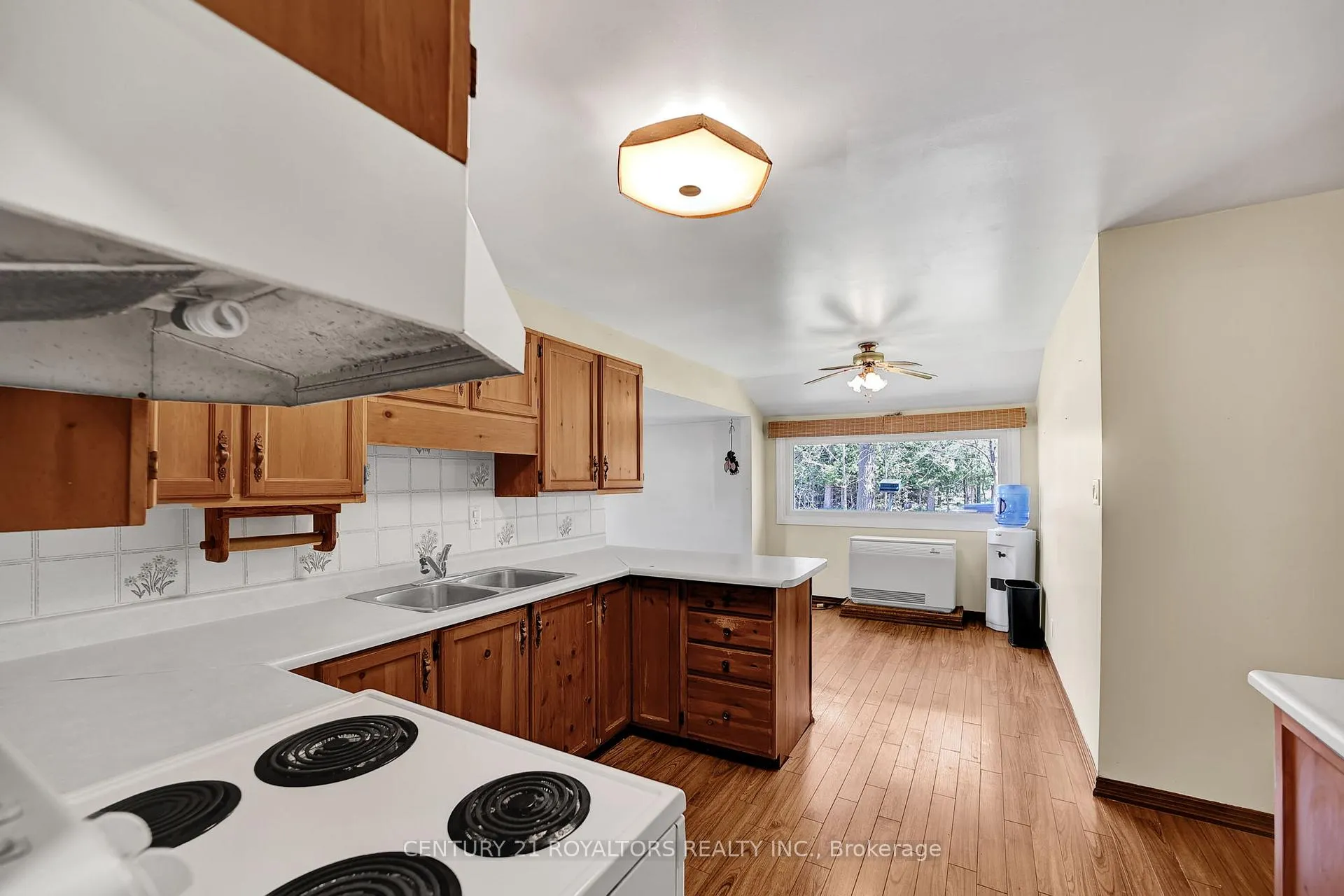 Photo 19 of 807 Joseph Street, Innisfil, Alcona — HOMEH