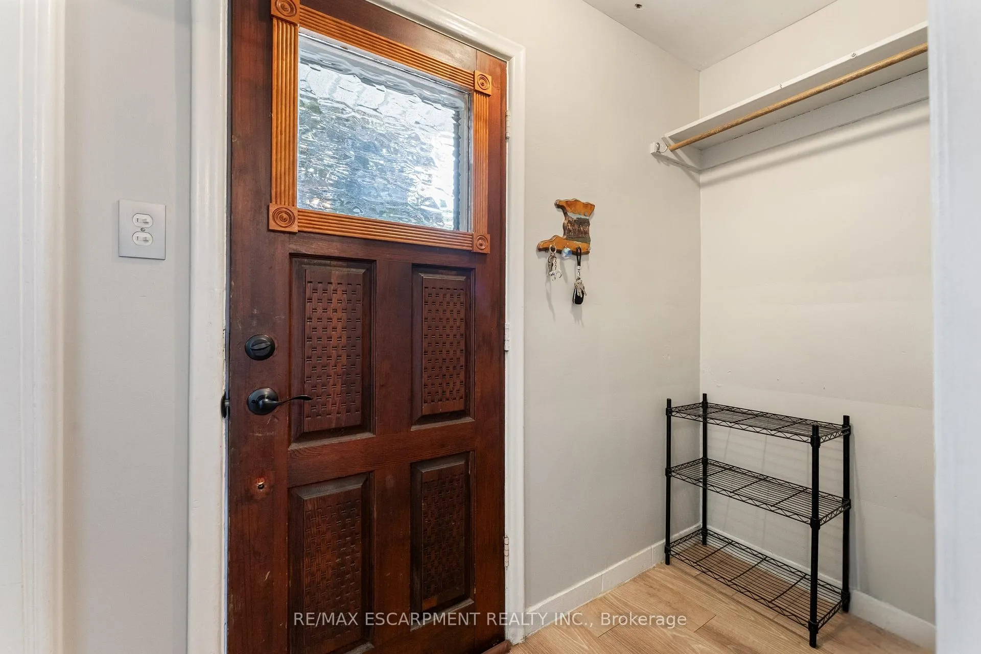 Photo 5 of 49 Eaton Place, Hamilton, McQuesten — HOMEH