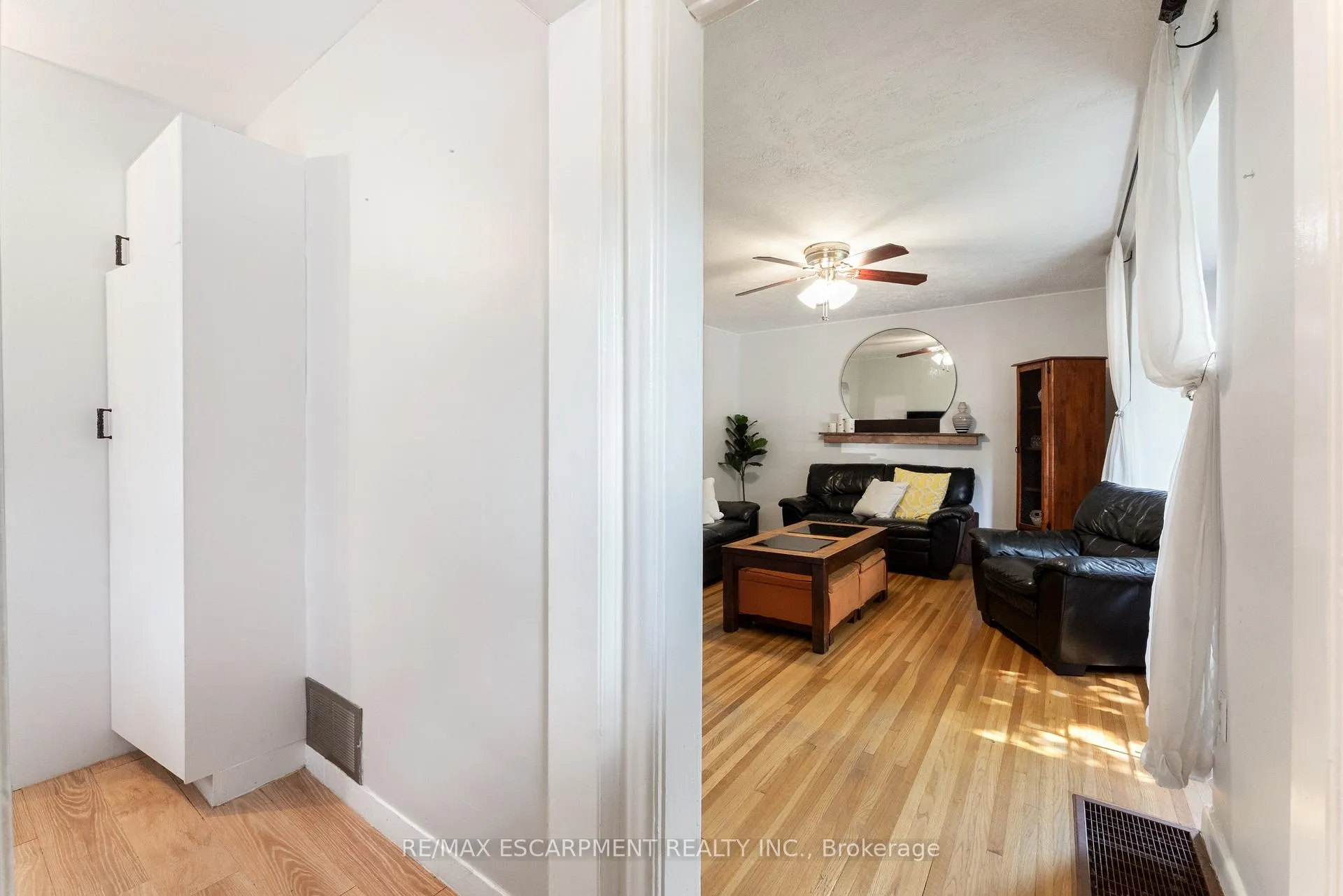 Photo 6 of 49 Eaton Place, Hamilton, McQuesten — HOMEH