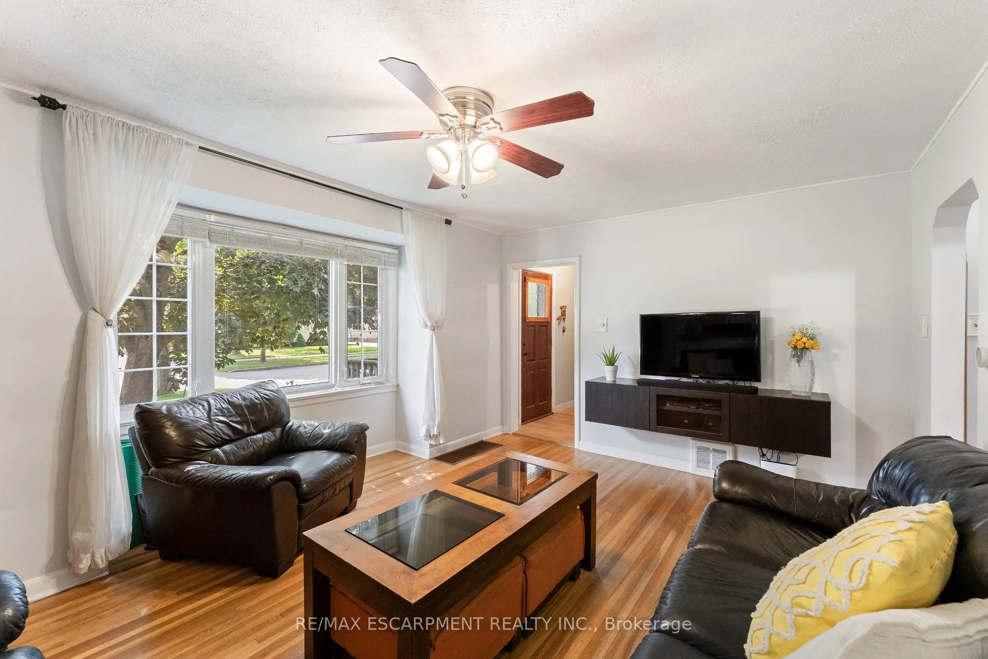 Photo 8 of 49 Eaton Place, Hamilton, McQuesten — HOMEH