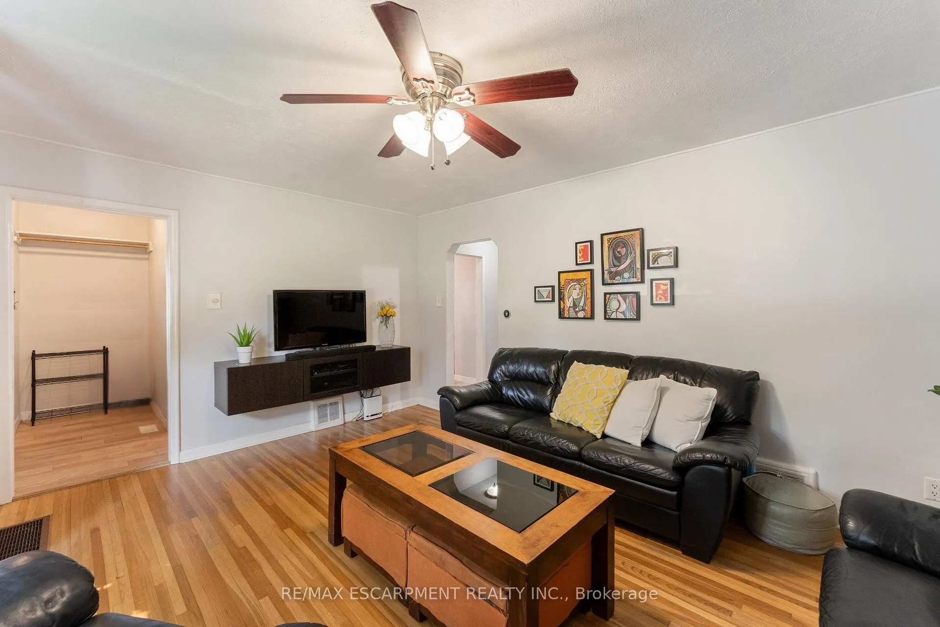 Photo 9 of 49 Eaton Place, Hamilton, McQuesten — HOMEH