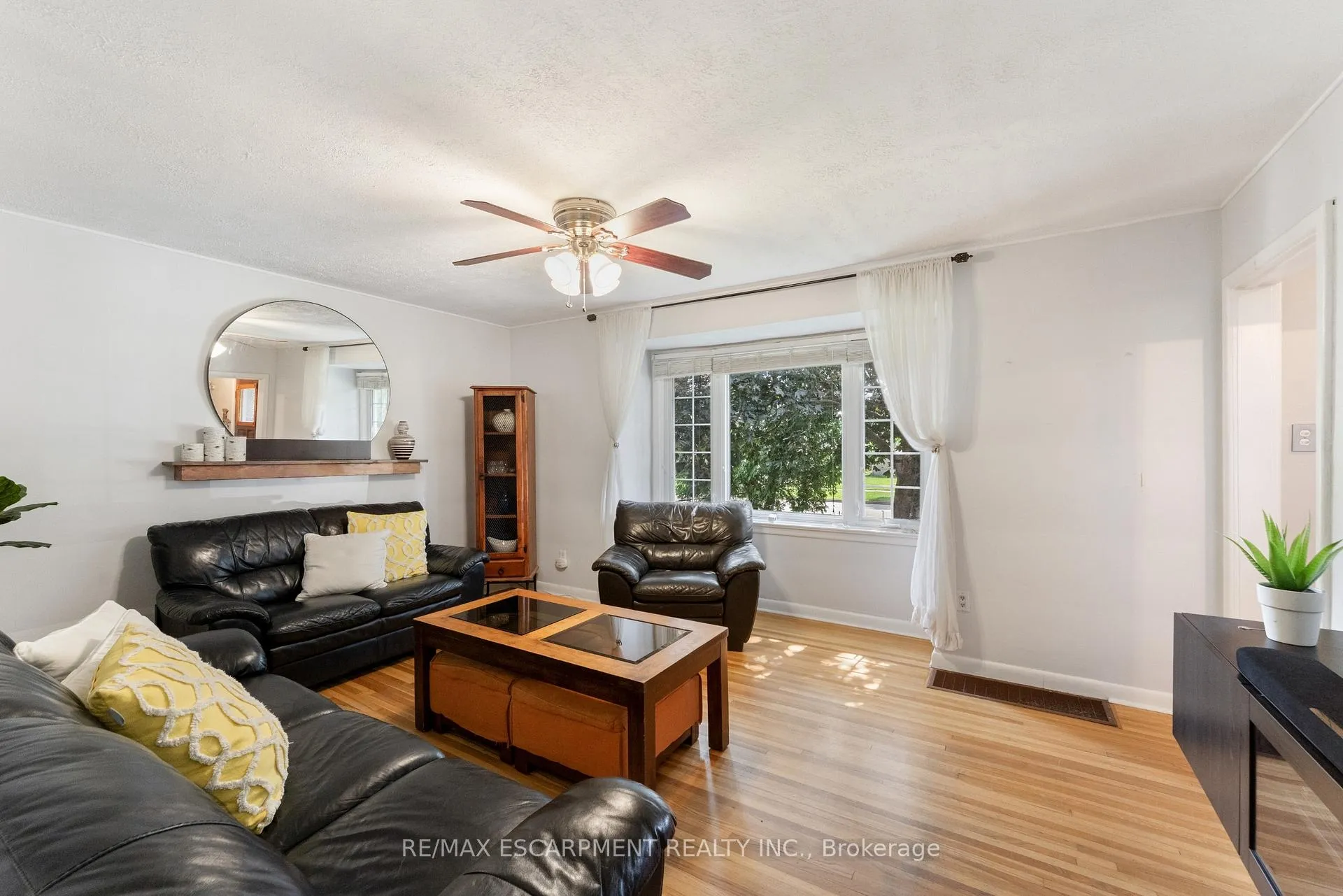 Photo 10 of 49 Eaton Place, Hamilton, McQuesten — HOMEH