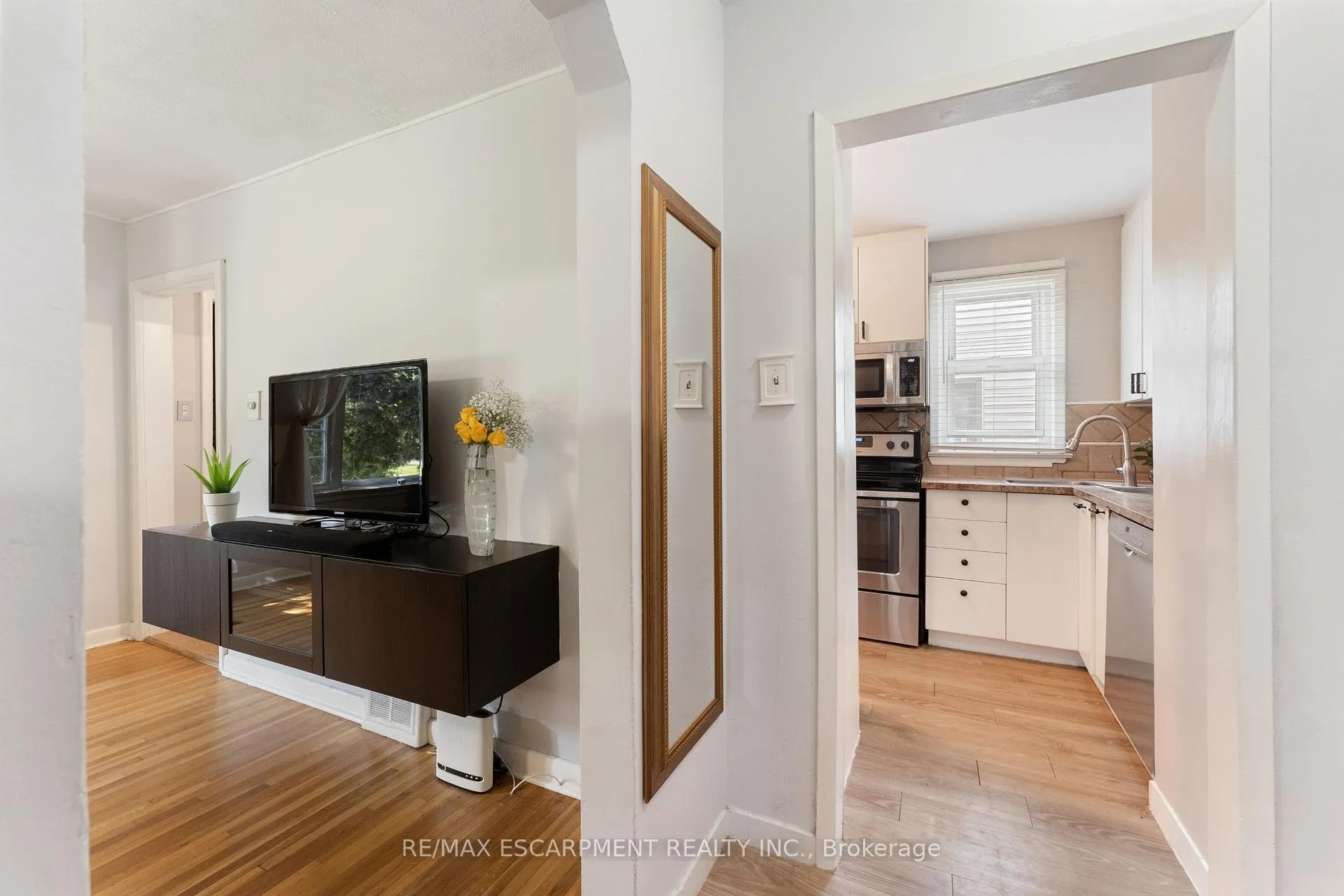Photo 11 of 49 Eaton Place, Hamilton, McQuesten — HOMEH
