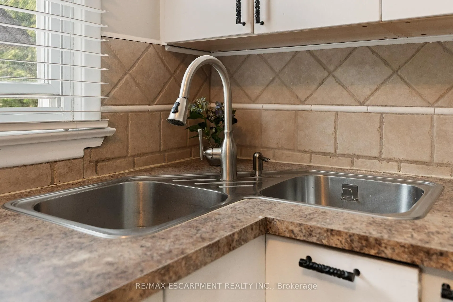 Photo 18 of 49 Eaton Place, Hamilton, McQuesten — HOMEH
