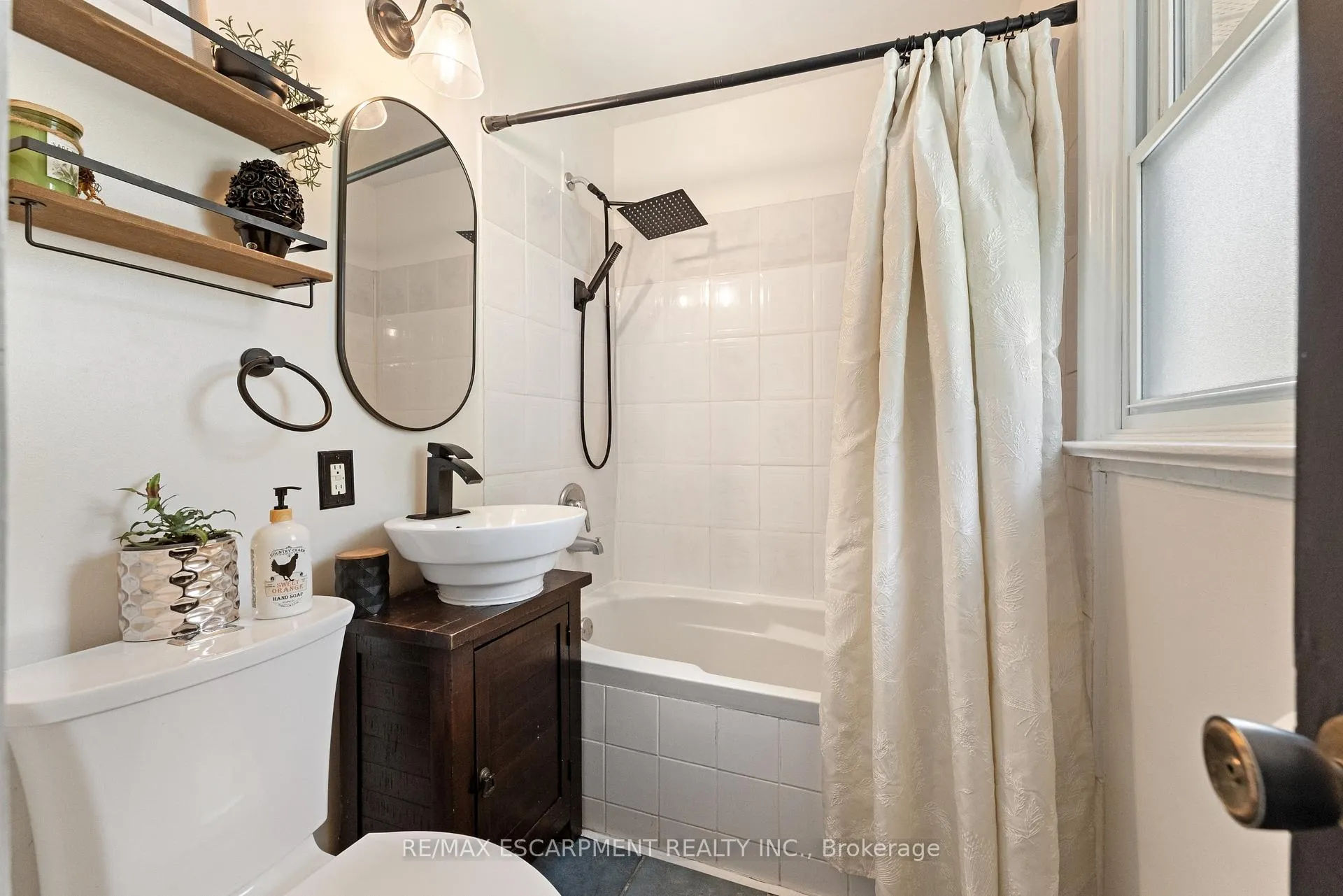 Photo 22 of 49 Eaton Place, Hamilton, McQuesten — HOMEH