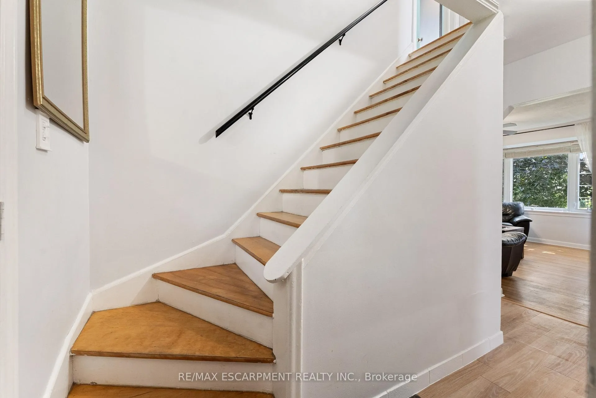 Photo 24 of 49 Eaton Place, Hamilton, McQuesten — HOMEH
