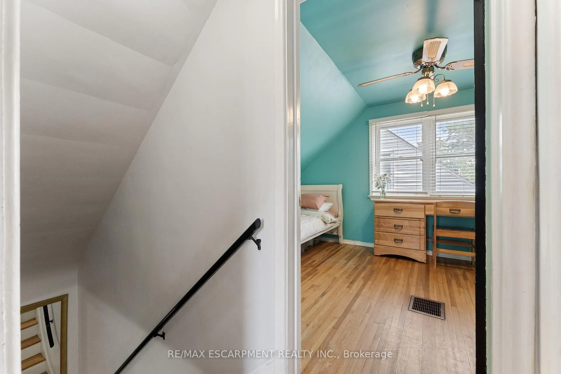 Photo 25 of 49 Eaton Place, Hamilton, McQuesten — HOMEH
