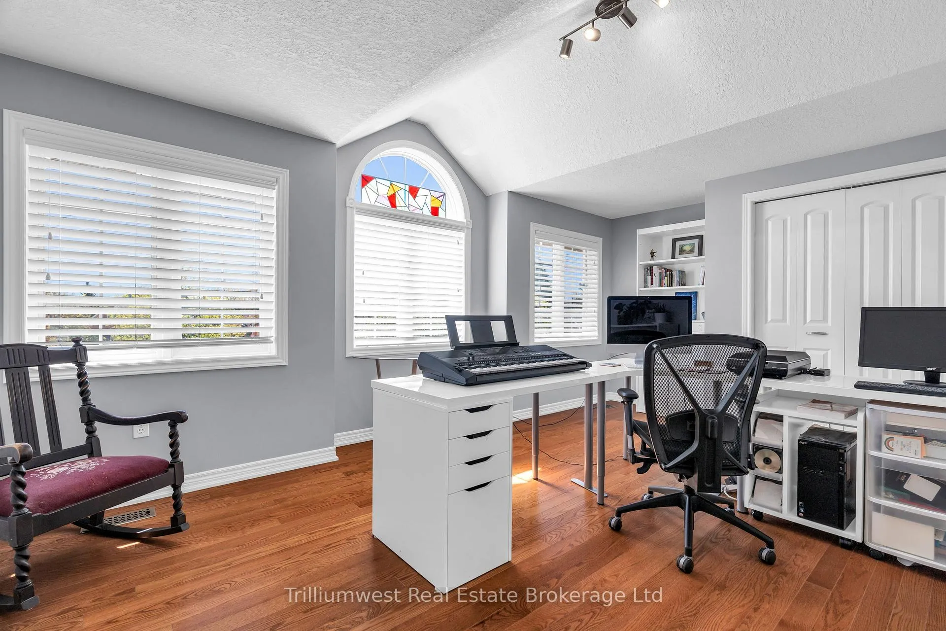 Photo 21 of 60 Robin Road, Guelph, Kortright East — HOMEH