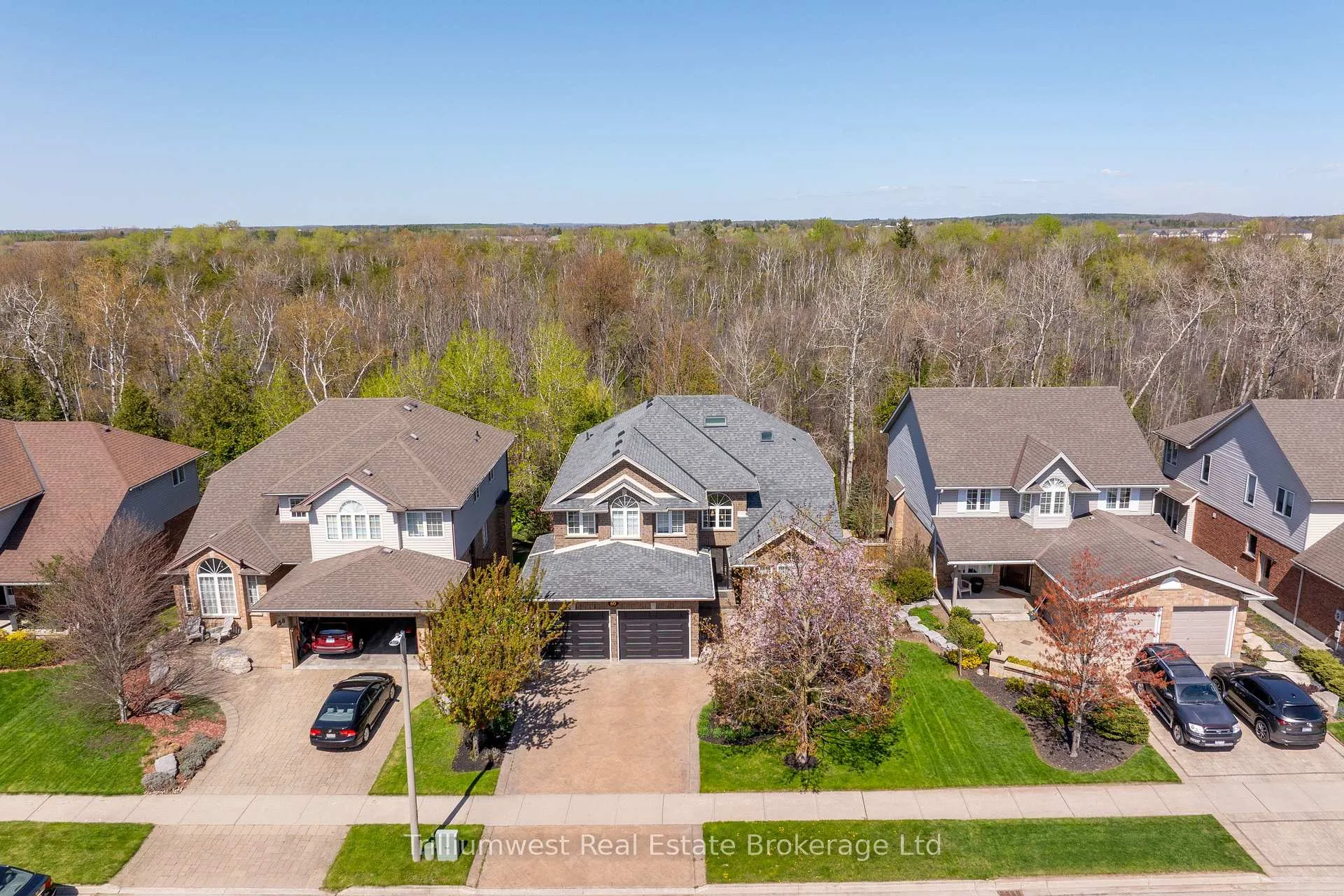 Photo 44 of 60 Robin Road, Guelph, Kortright East — HOMEH