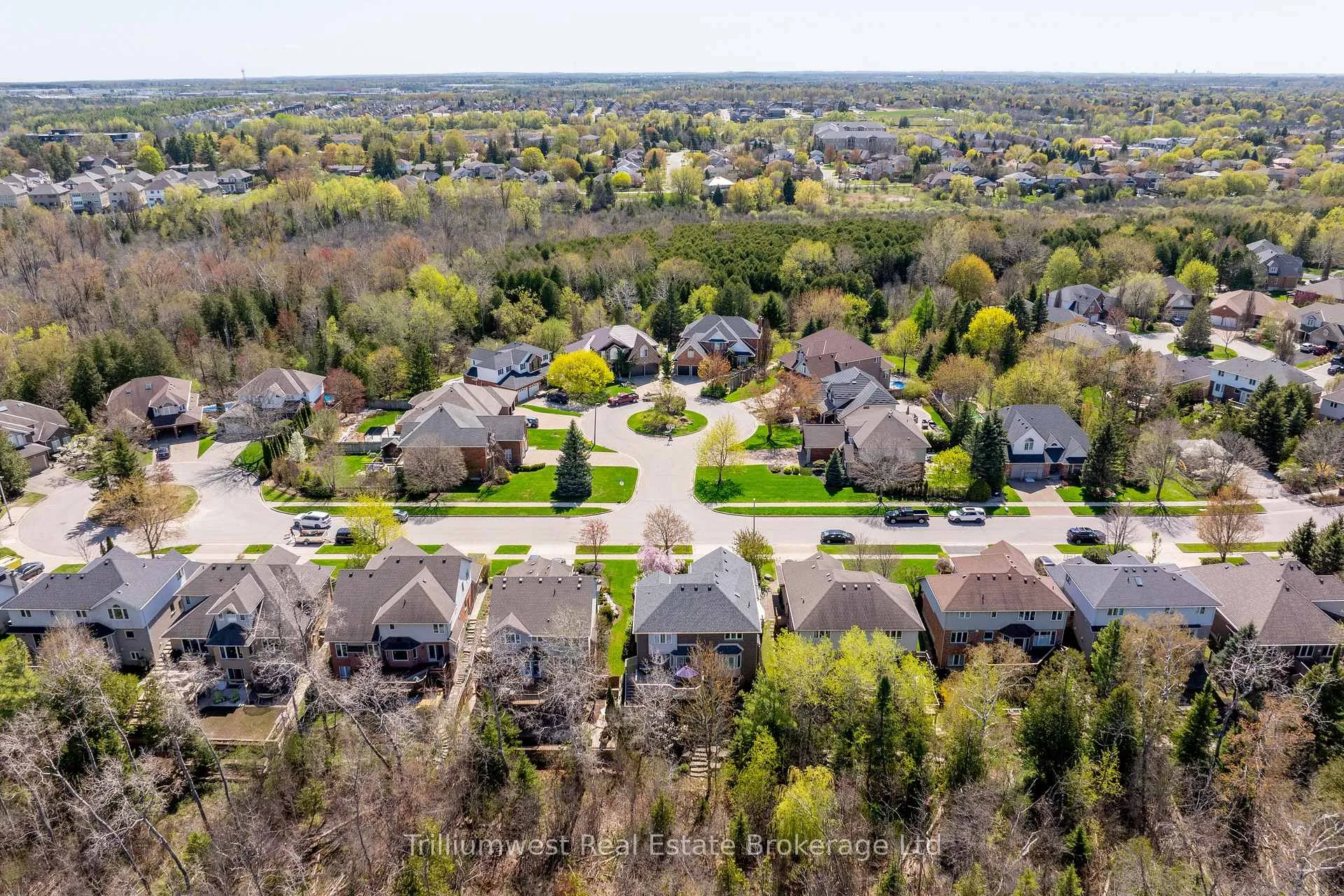 Photo 46 of 60 Robin Road, Guelph, Kortright East — HOMEH