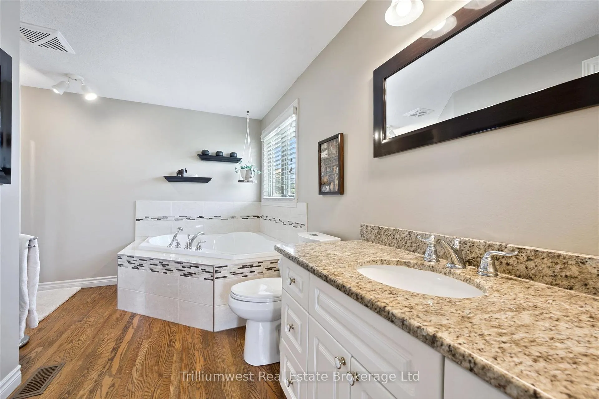 Photo 21 of 78 Pheasant Run Drive, Guelph, Kortright Hills — HOMEH