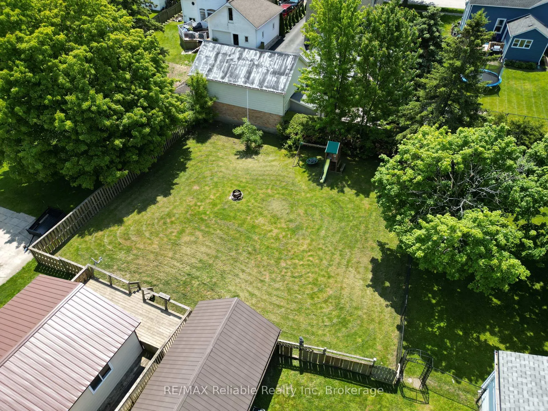 Photo 7 of 15 Mary Street, Bluewater, Zurich — HOMEH