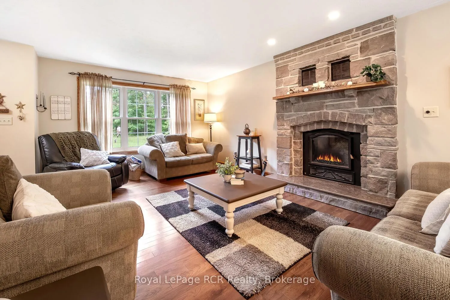 Photo 8 of 743055 Sideroad 10, Chatsworth — HOMEH