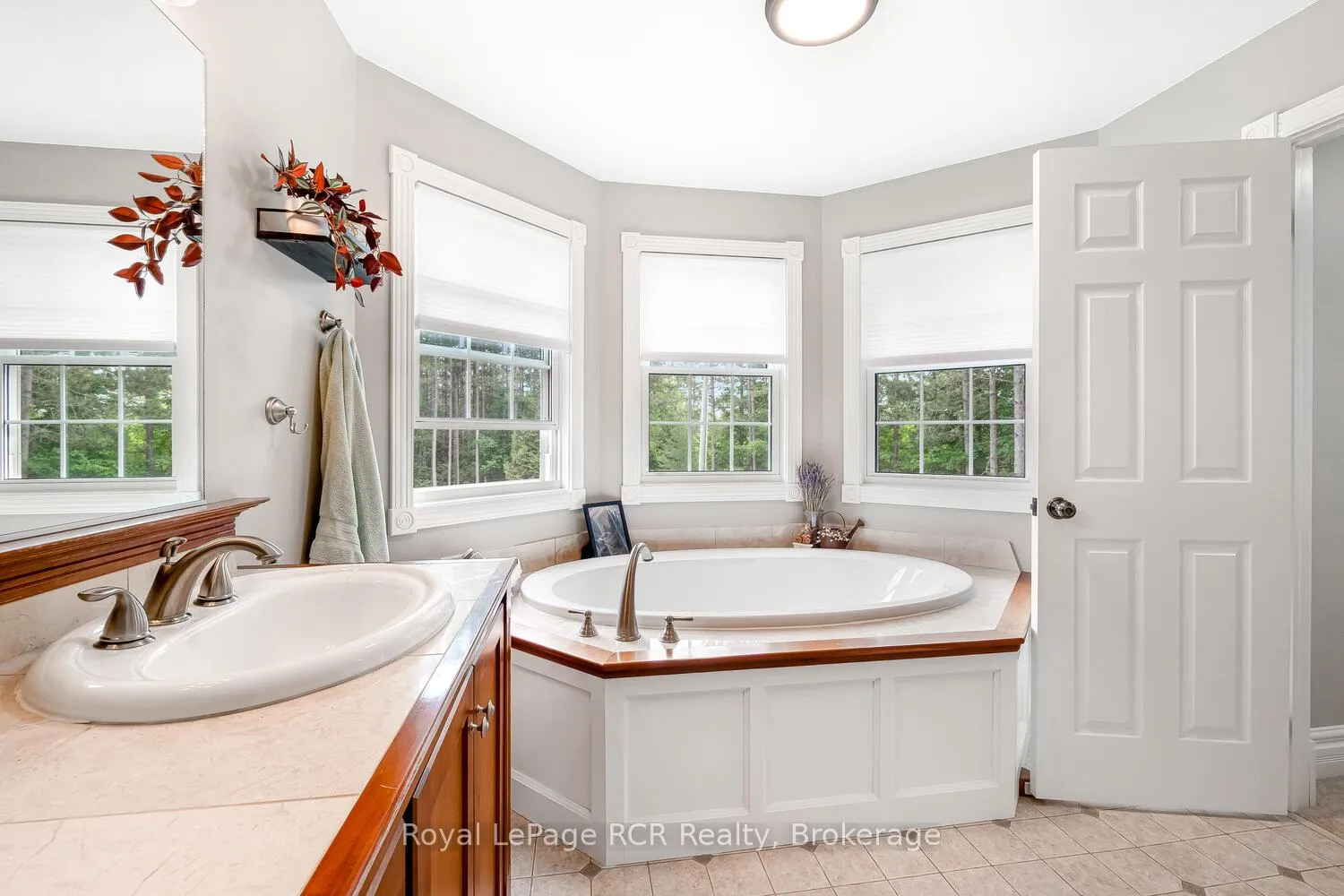 Photo 22 of 743055 Sideroad 10, Chatsworth — HOMEH
