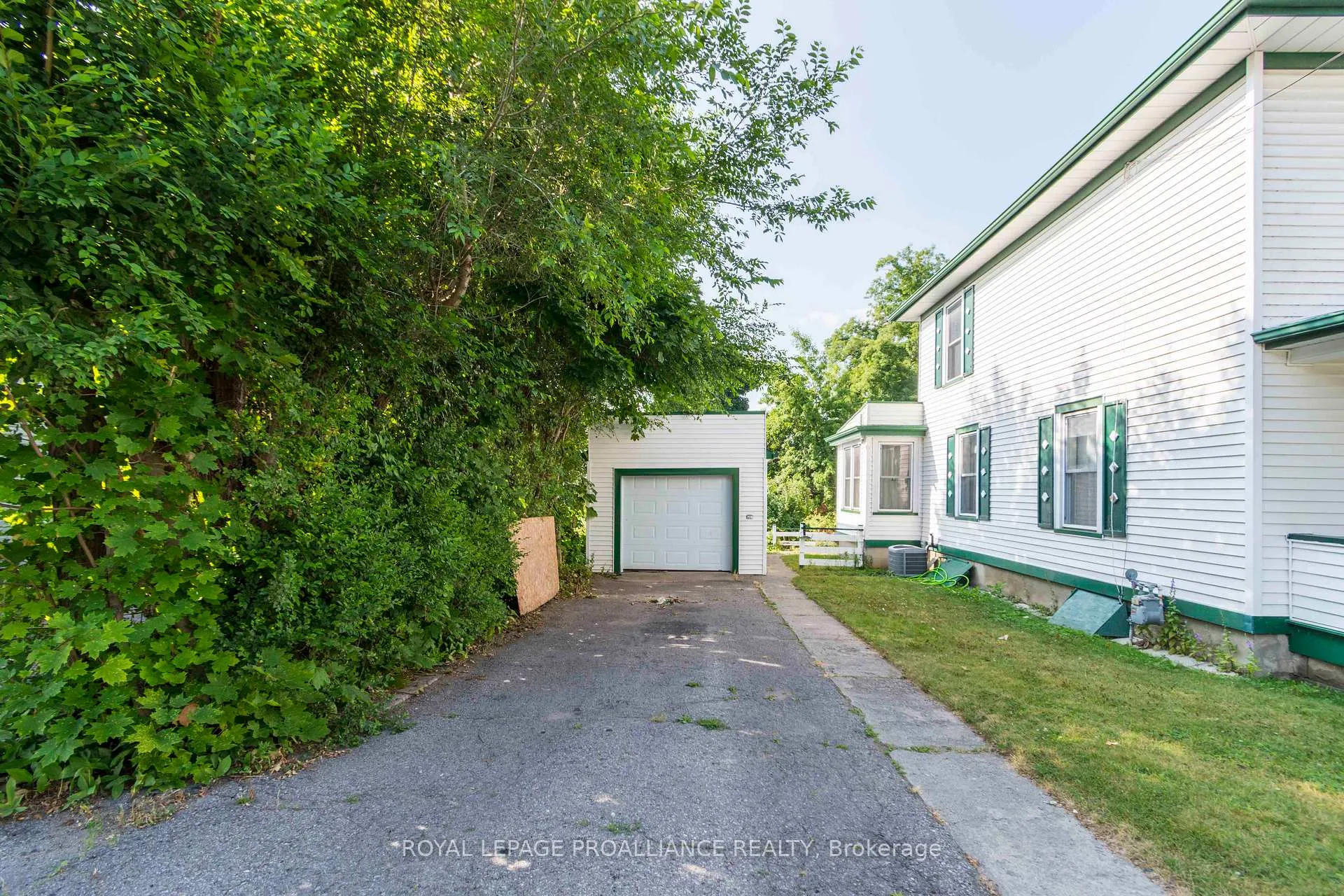 Photo 4 of 83 Spring Street, Quinte West, Trenton Ward — HOMEH