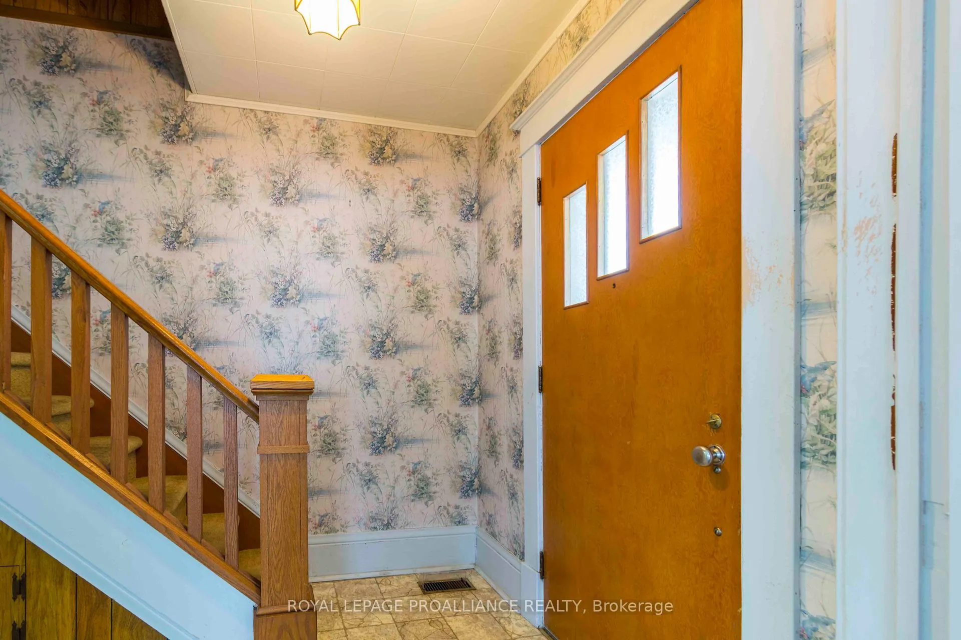 Photo 5 of 83 Spring Street, Quinte West, Trenton Ward — HOMEH