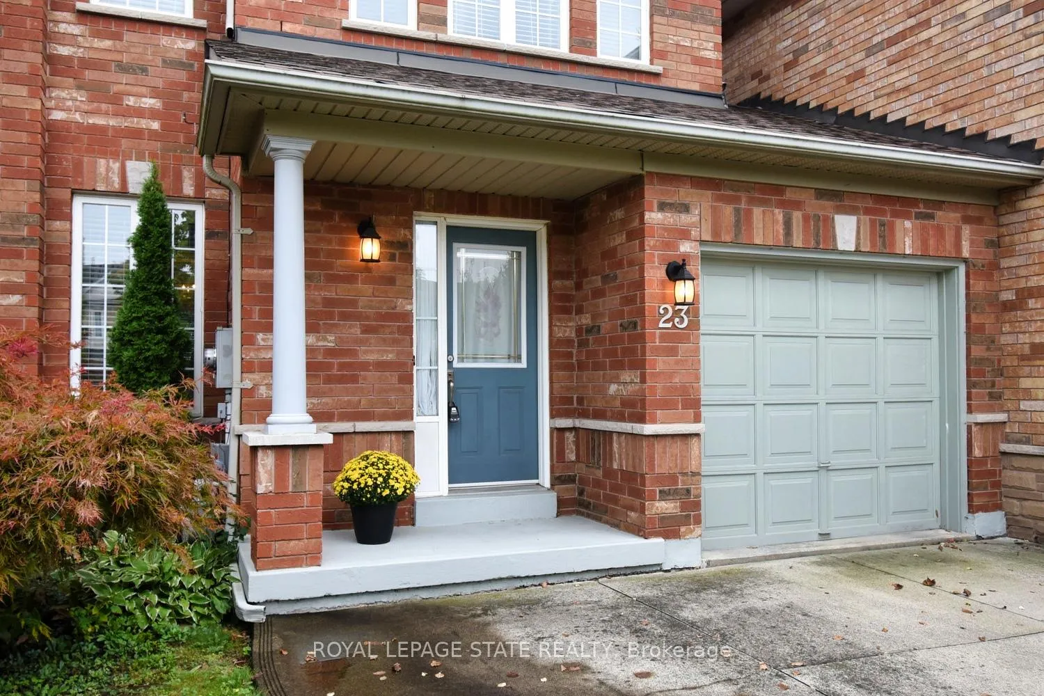 Photo 2 of 23 Stevenson Street, Hamilton, Ancaster — HOMEH
