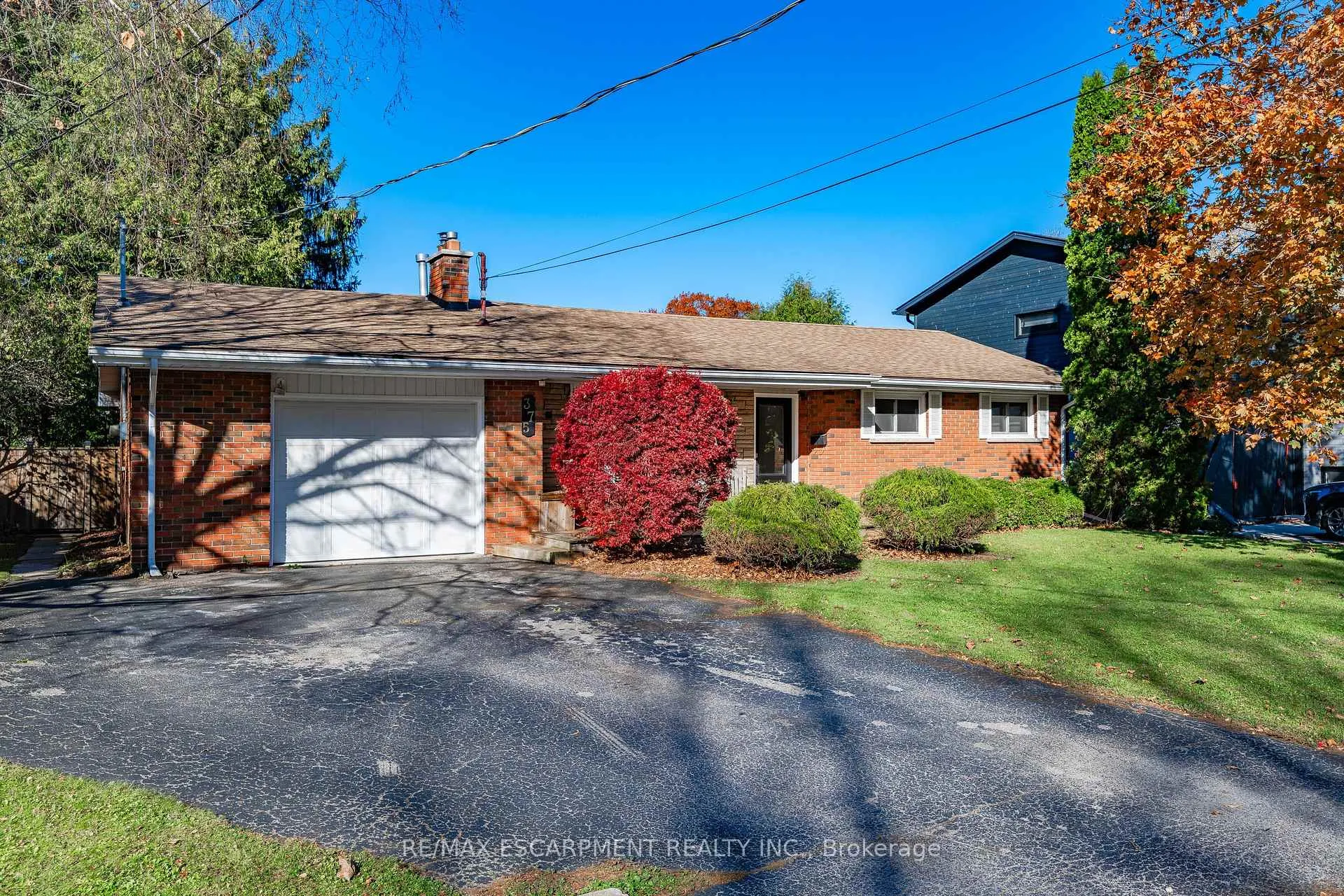 Photo 3 of 375 Clarendon Drive, Hamilton, Ancaster — HOMEH