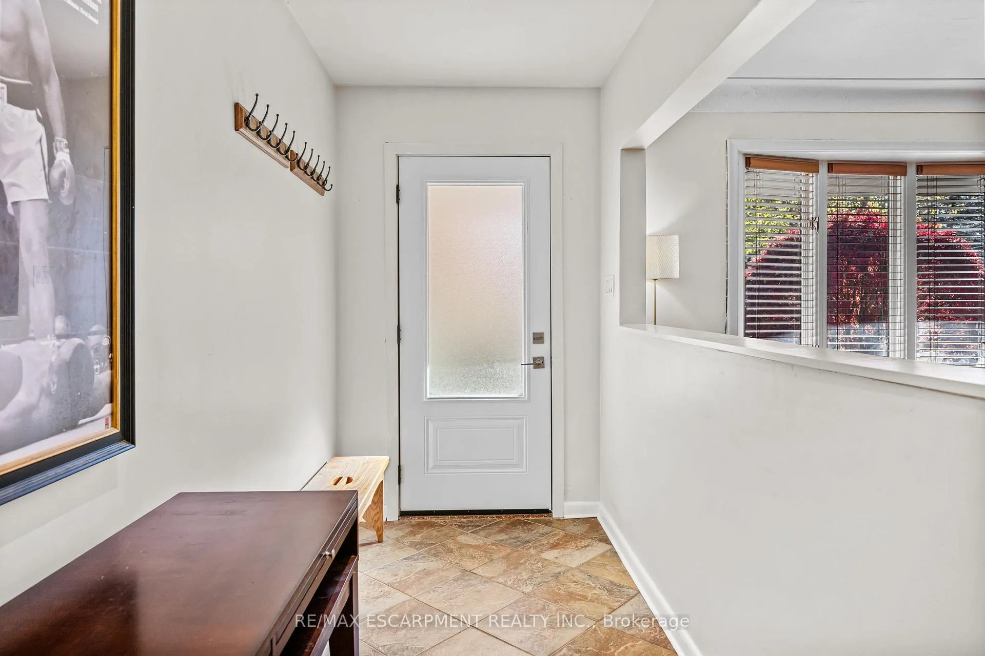 Photo 5 of 375 Clarendon Drive, Hamilton, Ancaster — HOMEH