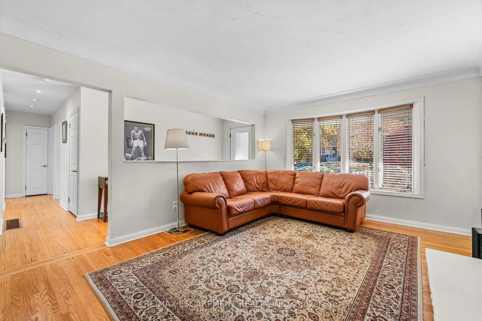 Photo 7 of 375 Clarendon Drive, Hamilton, Ancaster — HOMEH