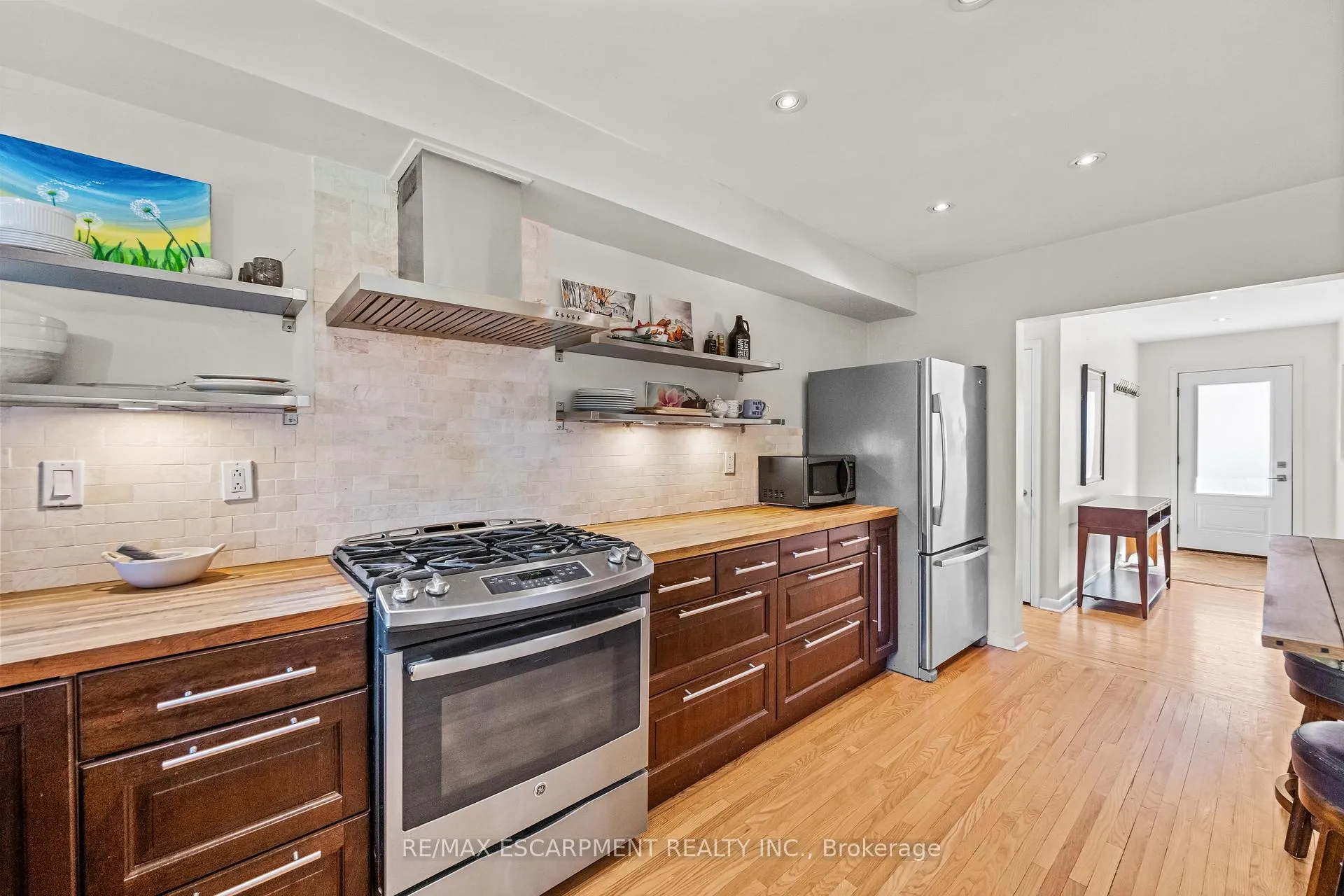 Photo 13 of 375 Clarendon Drive, Hamilton, Ancaster — HOMEH