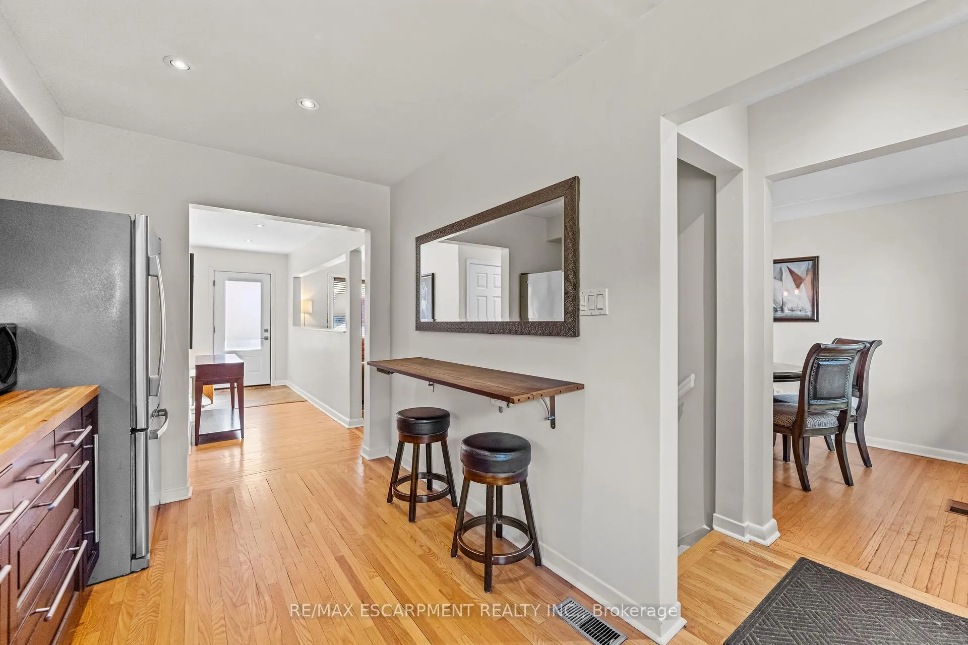 Photo 14 of 375 Clarendon Drive, Hamilton, Ancaster — HOMEH