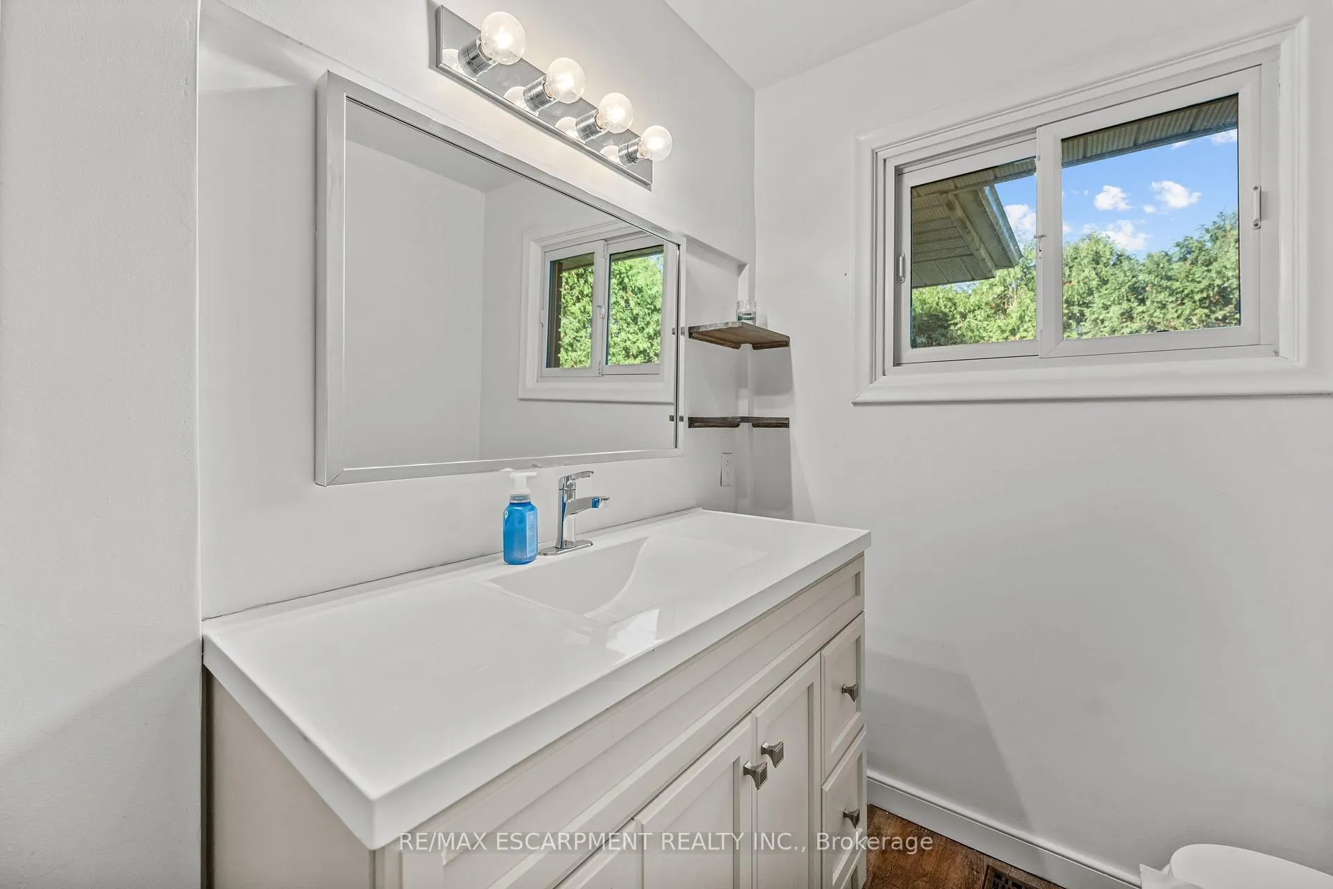 Photo 22 of 375 Clarendon Drive, Hamilton, Ancaster — HOMEH