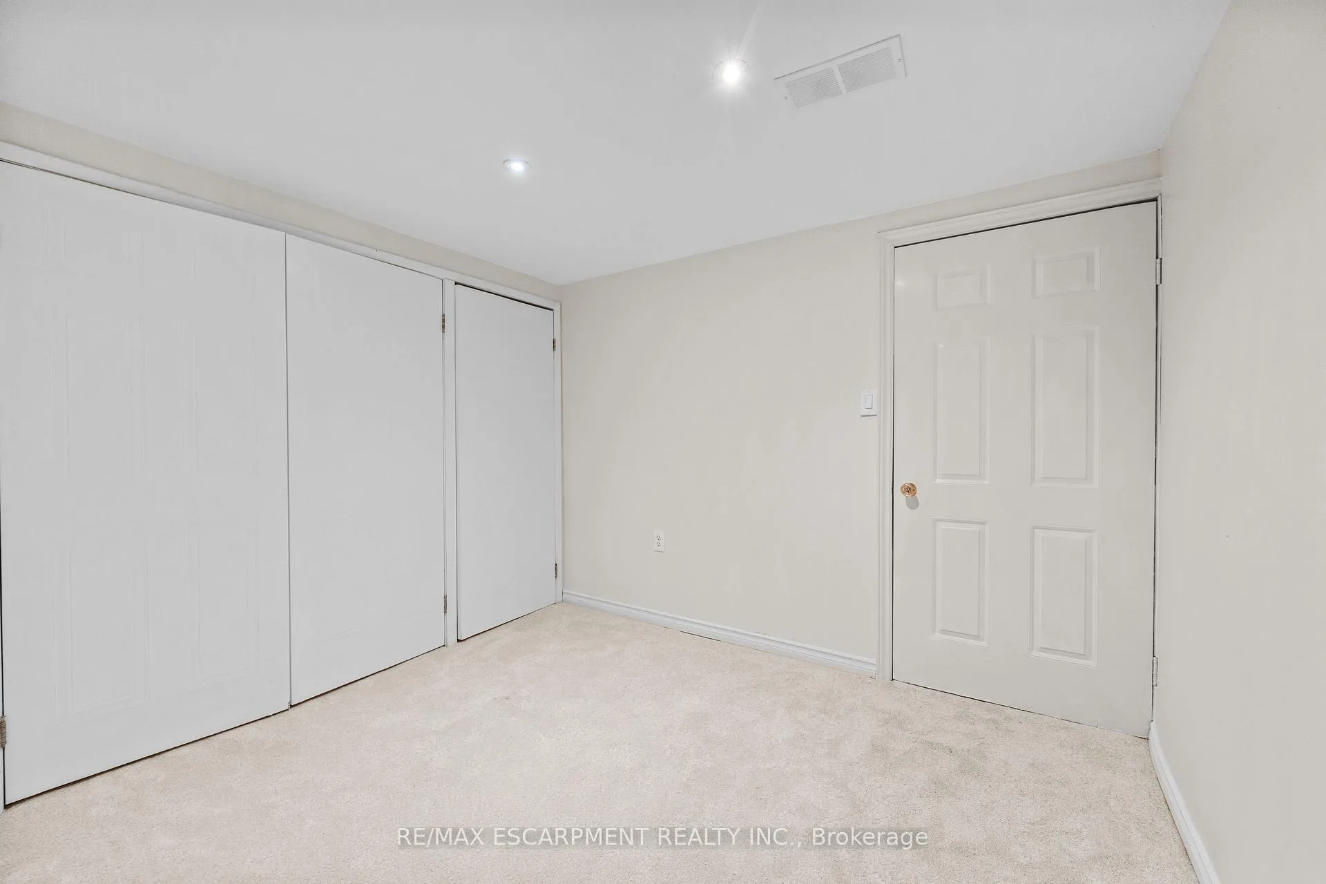 Photo 31 of 375 Clarendon Drive, Hamilton, Ancaster — HOMEH
