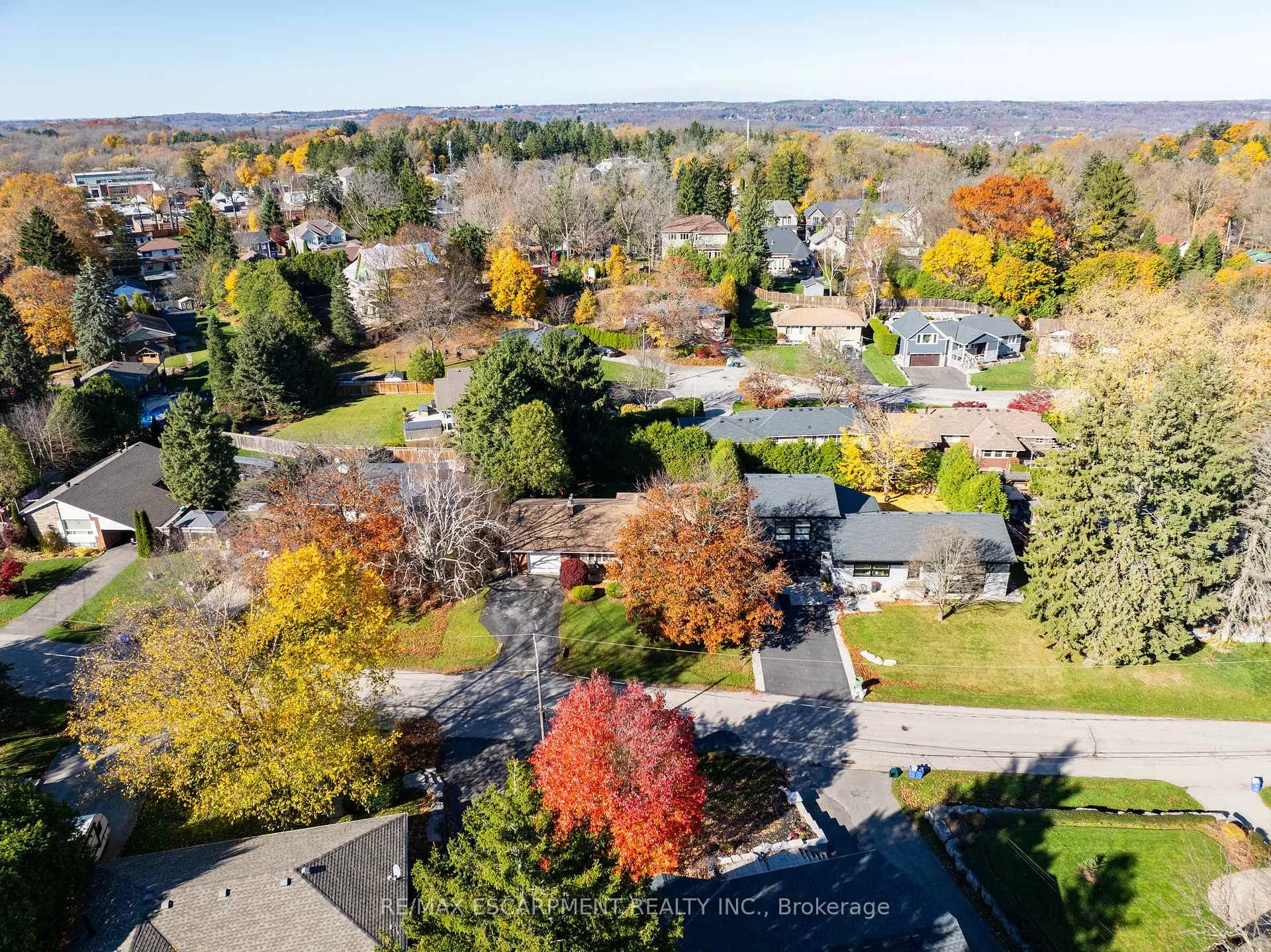 Photo 38 of 375 Clarendon Drive, Hamilton, Ancaster — HOMEH