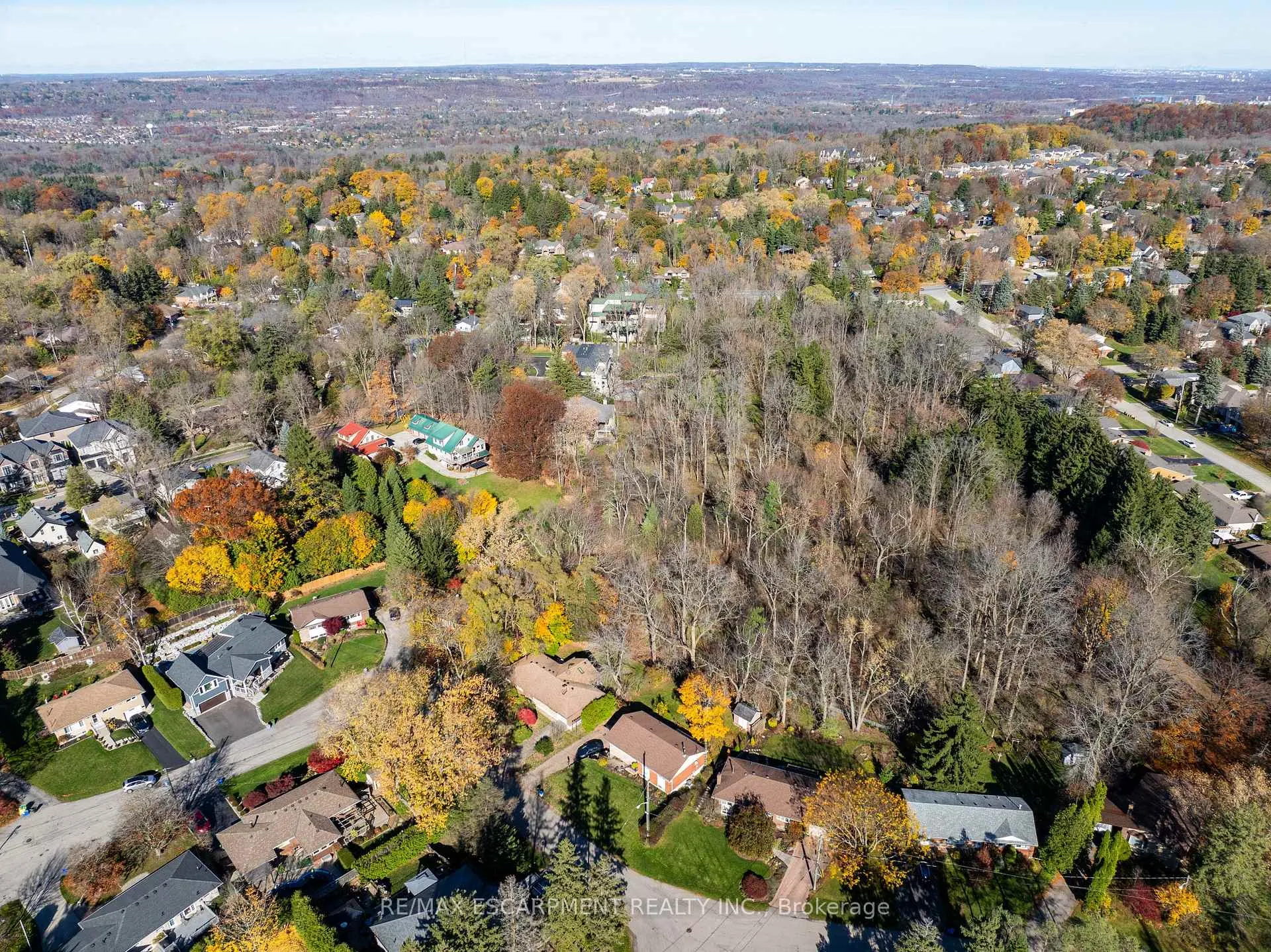 Photo 40 of 375 Clarendon Drive, Hamilton, Ancaster — HOMEH