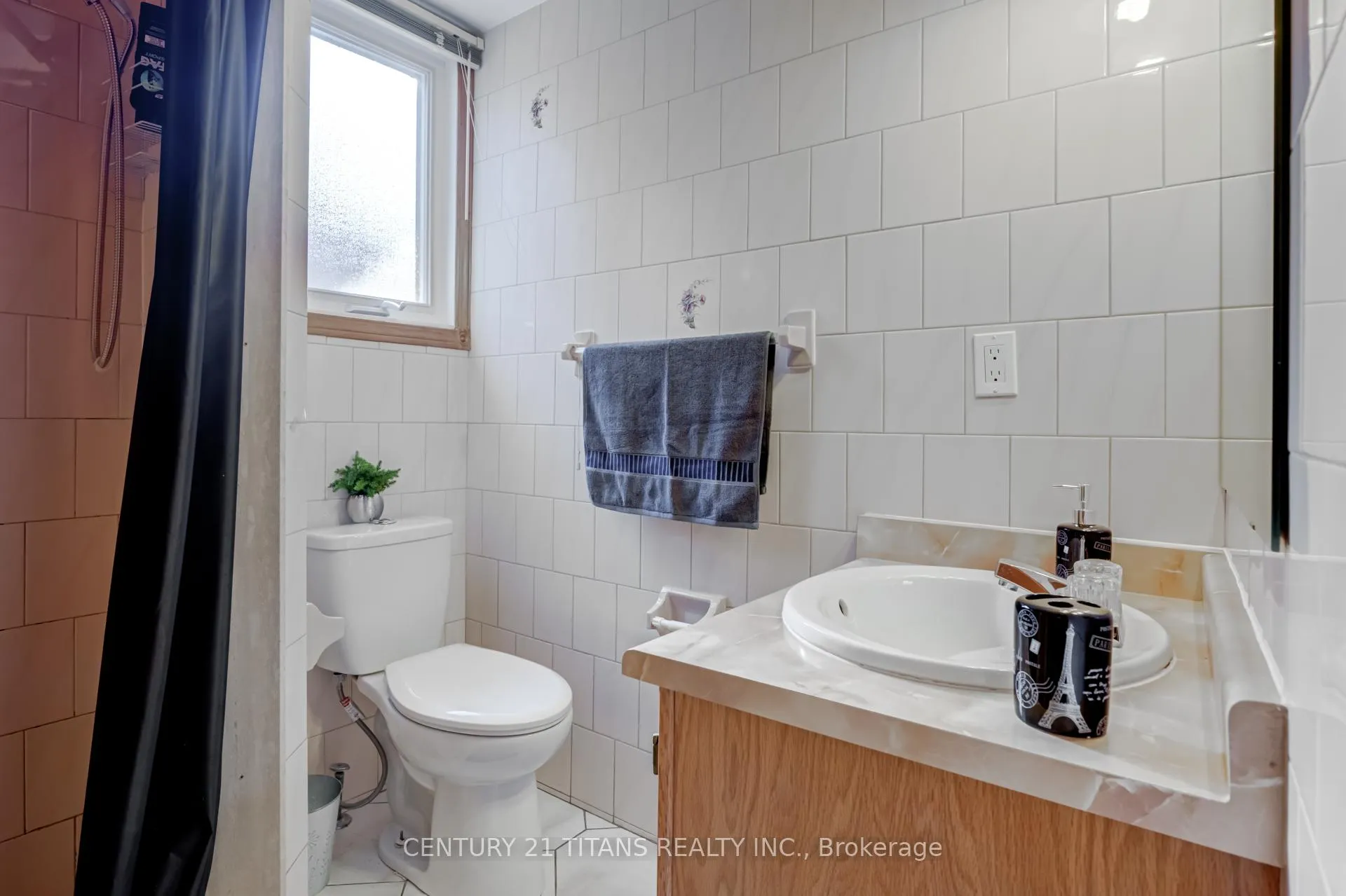 Photo 6 of 71 Kingswood Drive, Clarington, Courtice — HOMEH
