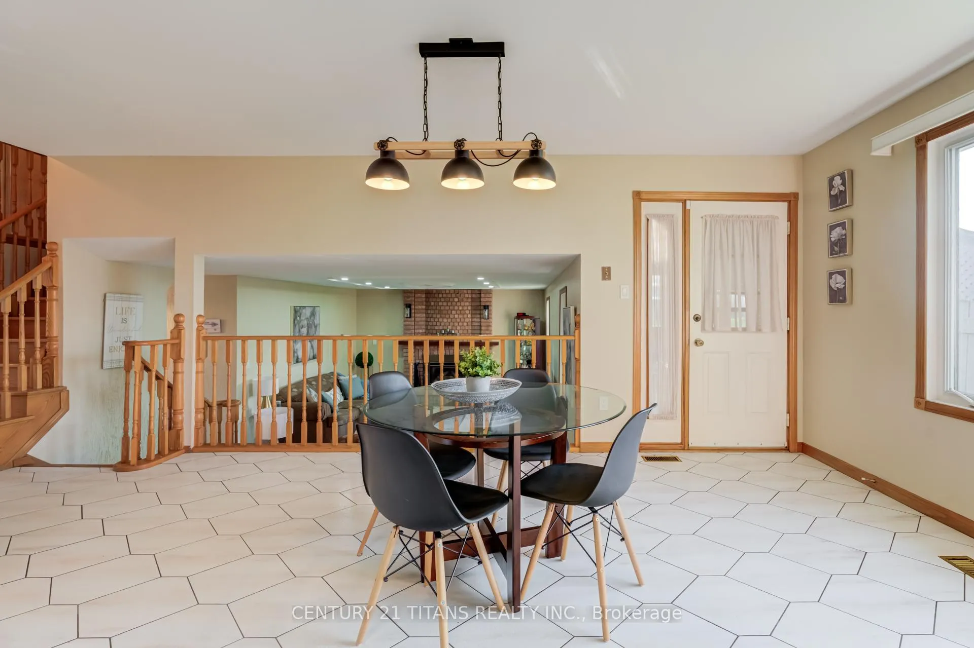 Photo 18 of 71 Kingswood Drive, Clarington, Courtice — HOMEH