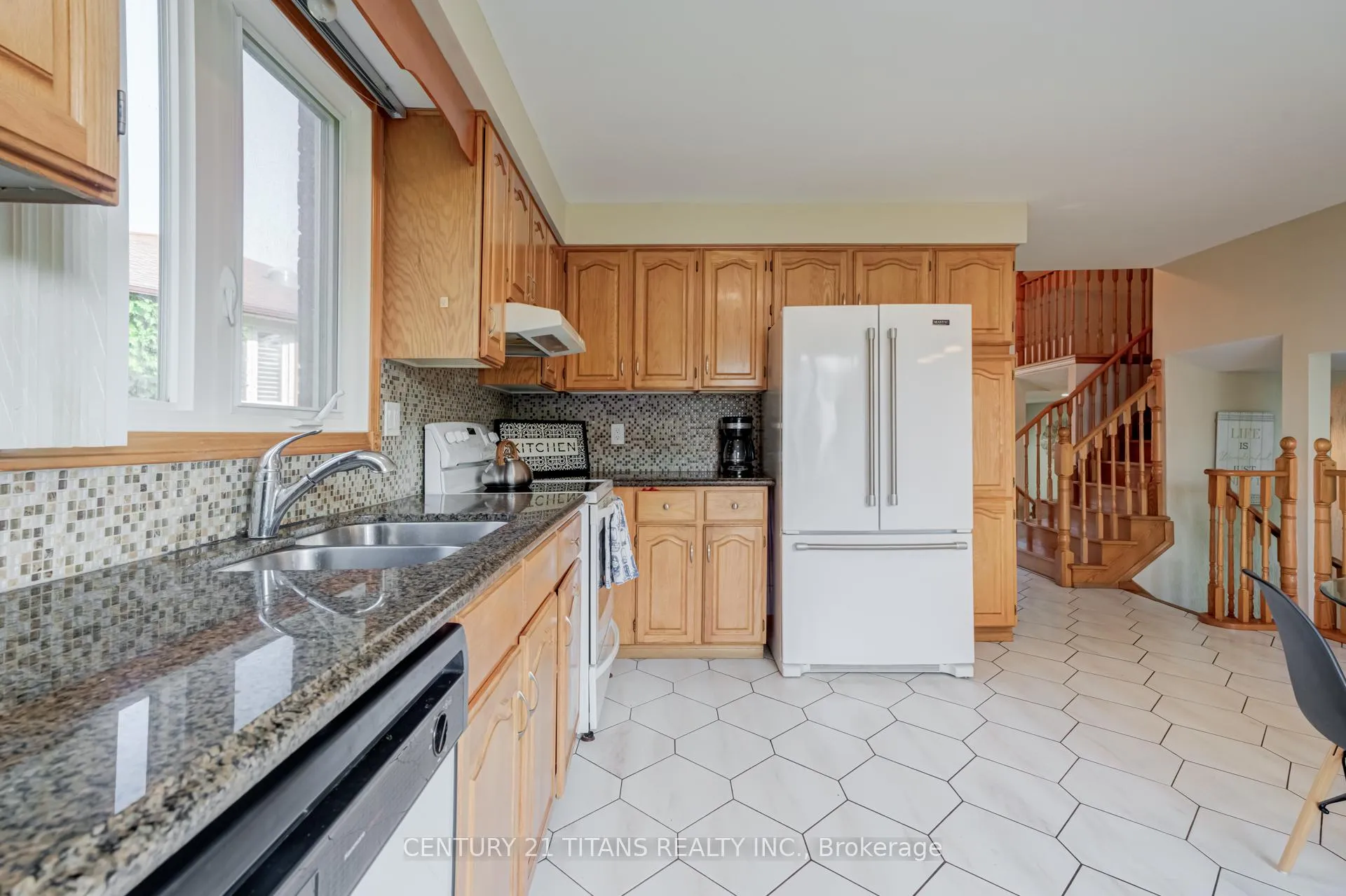 Photo 20 of 71 Kingswood Drive, Clarington, Courtice — HOMEH