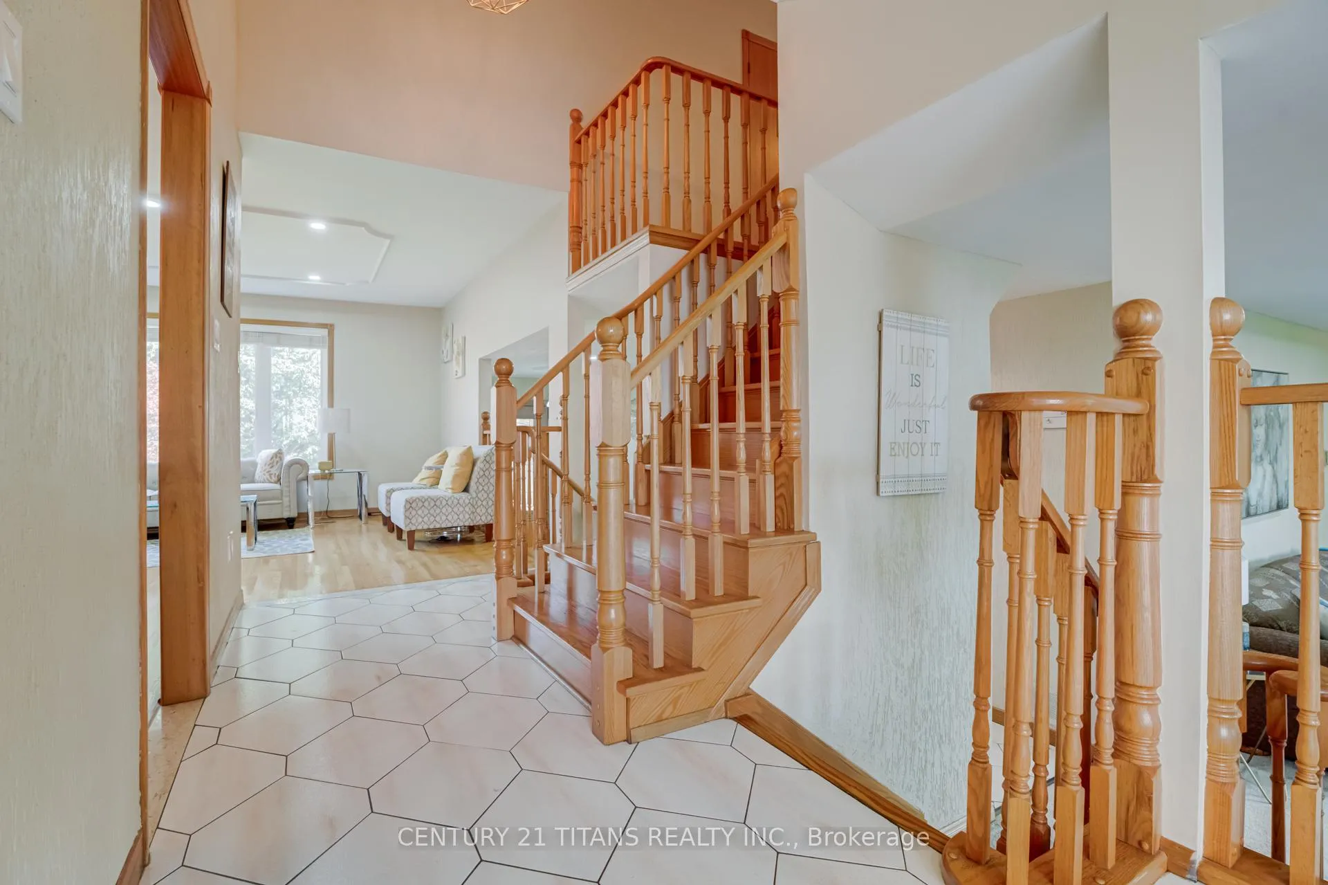 Photo 22 of 71 Kingswood Drive, Clarington, Courtice — HOMEH