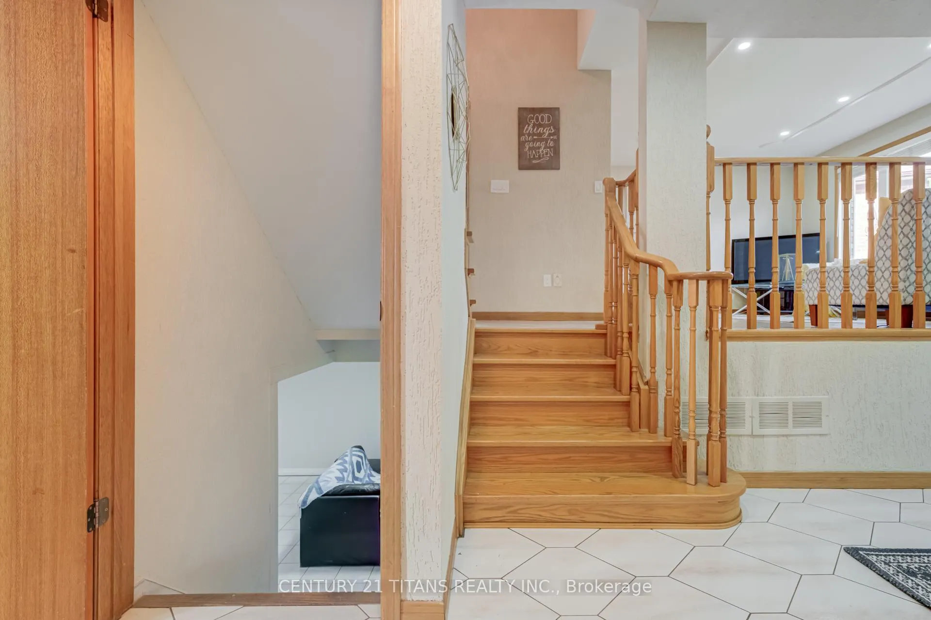 Photo 32 of 71 Kingswood Drive, Clarington, Courtice — HOMEH