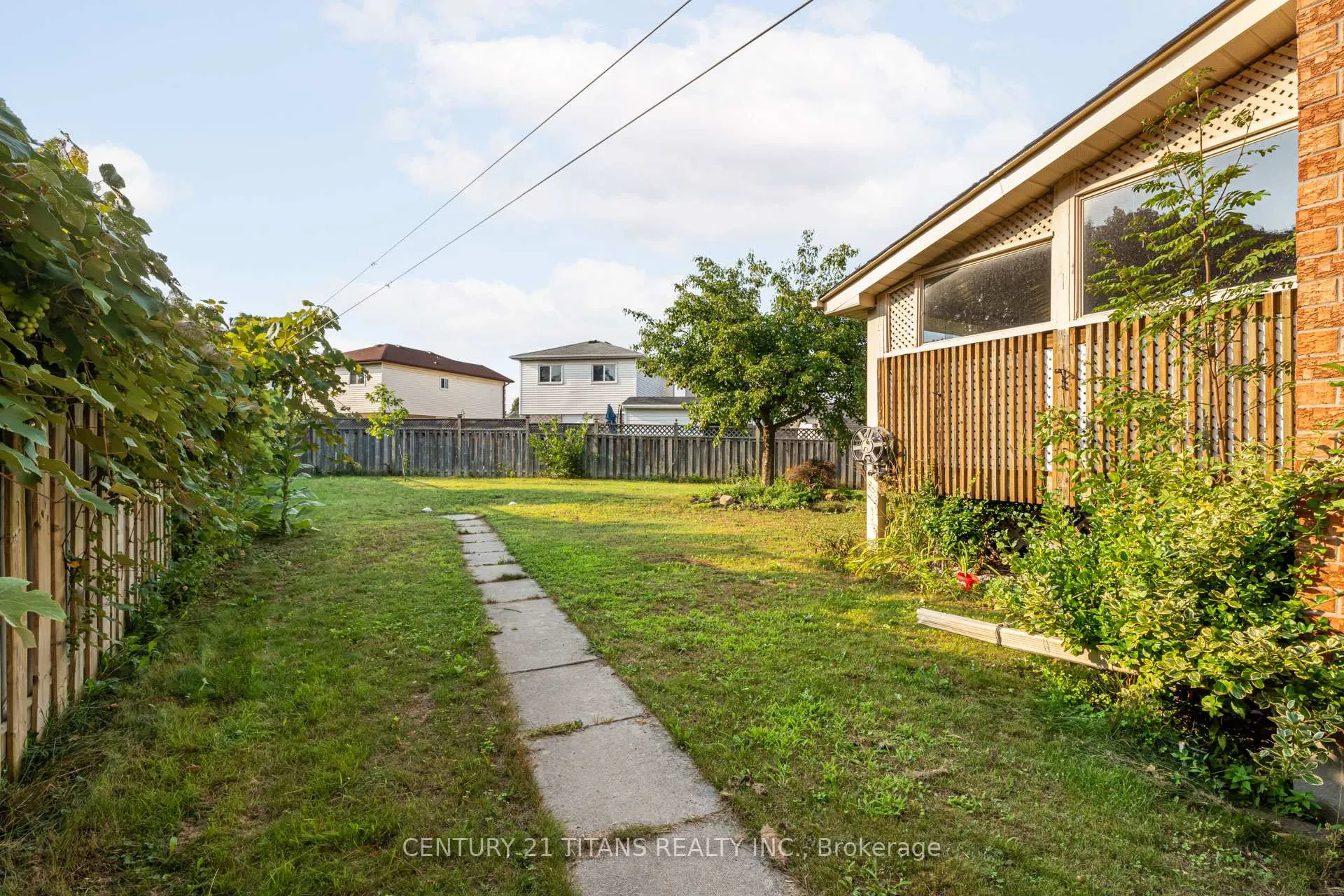 Photo 44 of 71 Kingswood Drive, Clarington, Courtice — HOMEH