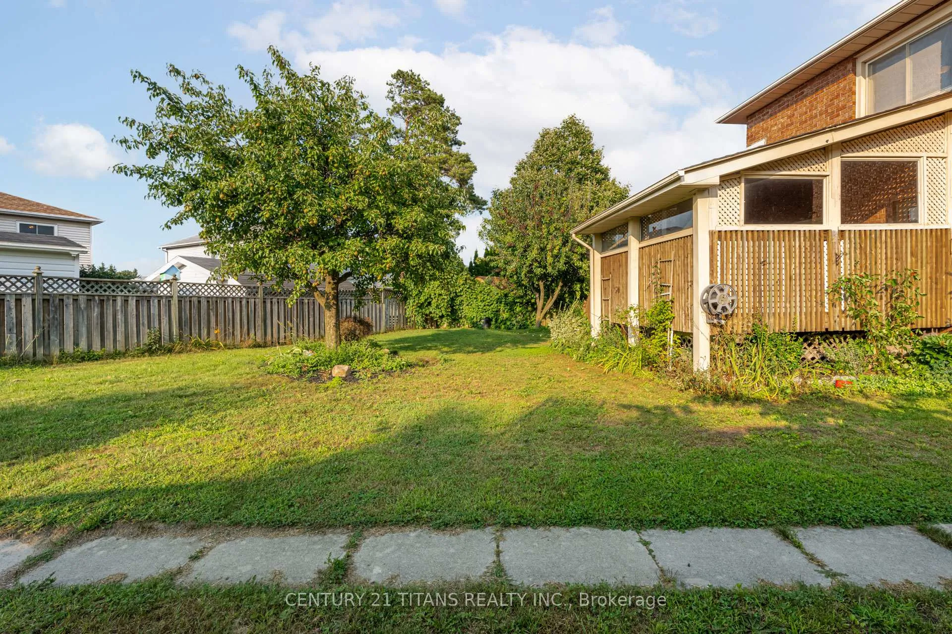 Photo 48 of 71 Kingswood Drive, Clarington, Courtice — HOMEH