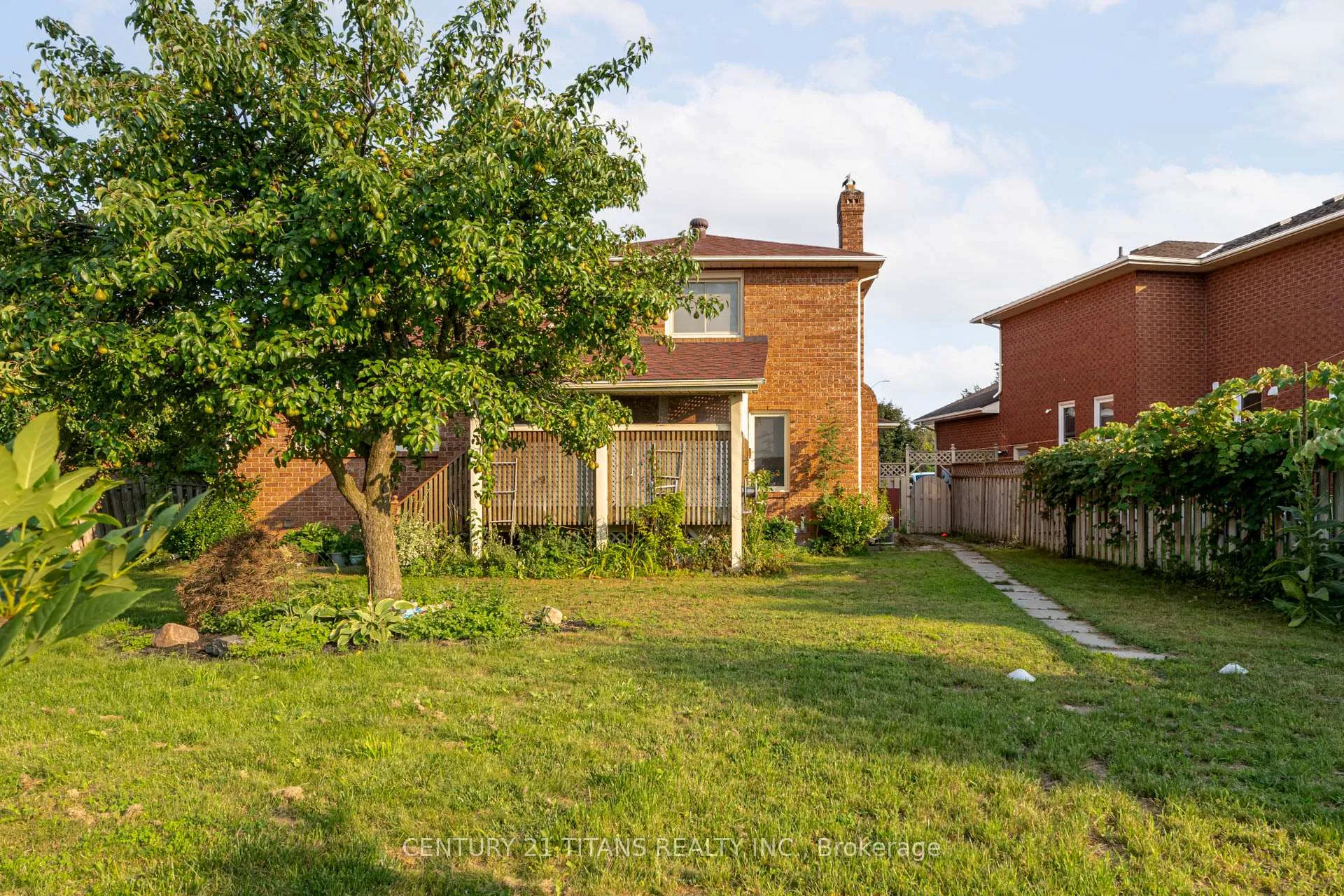 Photo 49 of 71 Kingswood Drive, Clarington, Courtice — HOMEH