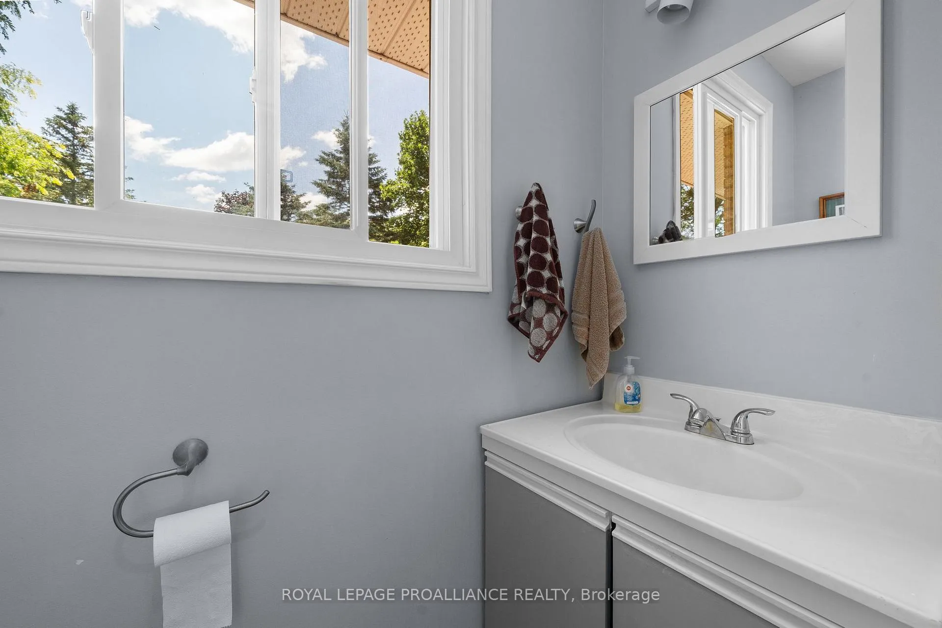 Photo 18 of 338 County Road 28, Prince Edward County, Ameliasburgh — HOMEH