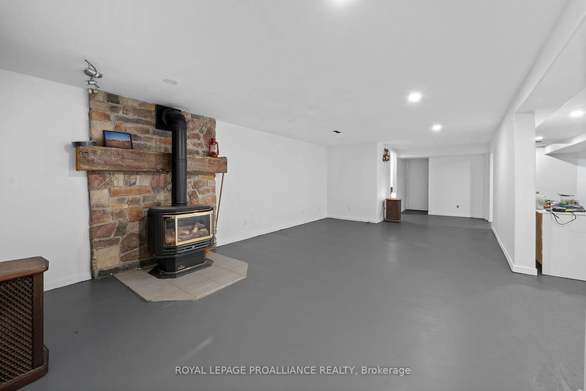 Photo 32 of 338 County Road 28, Prince Edward County, Ameliasburgh — HOMEH