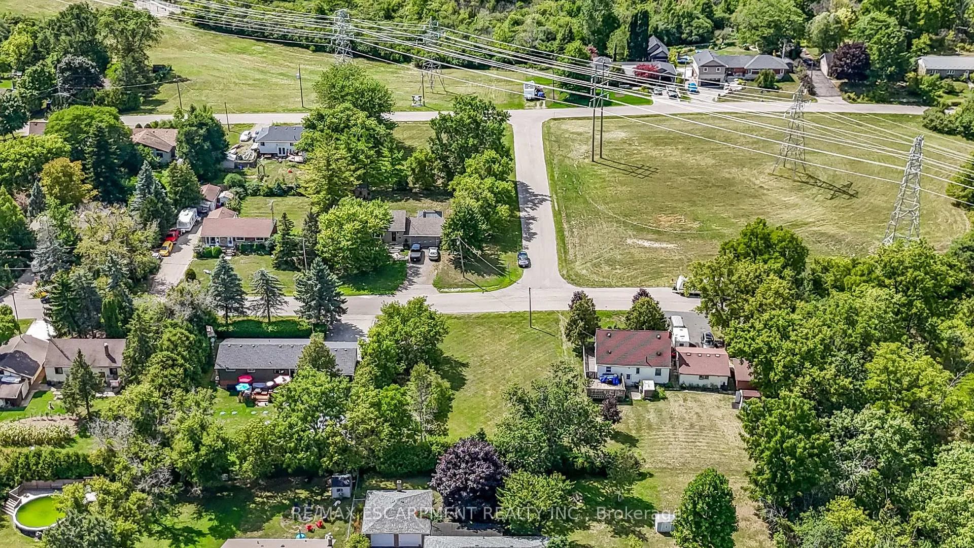 Photo 5 of 29 Fleming Avenue, Hamilton, Dundas — HOMEH