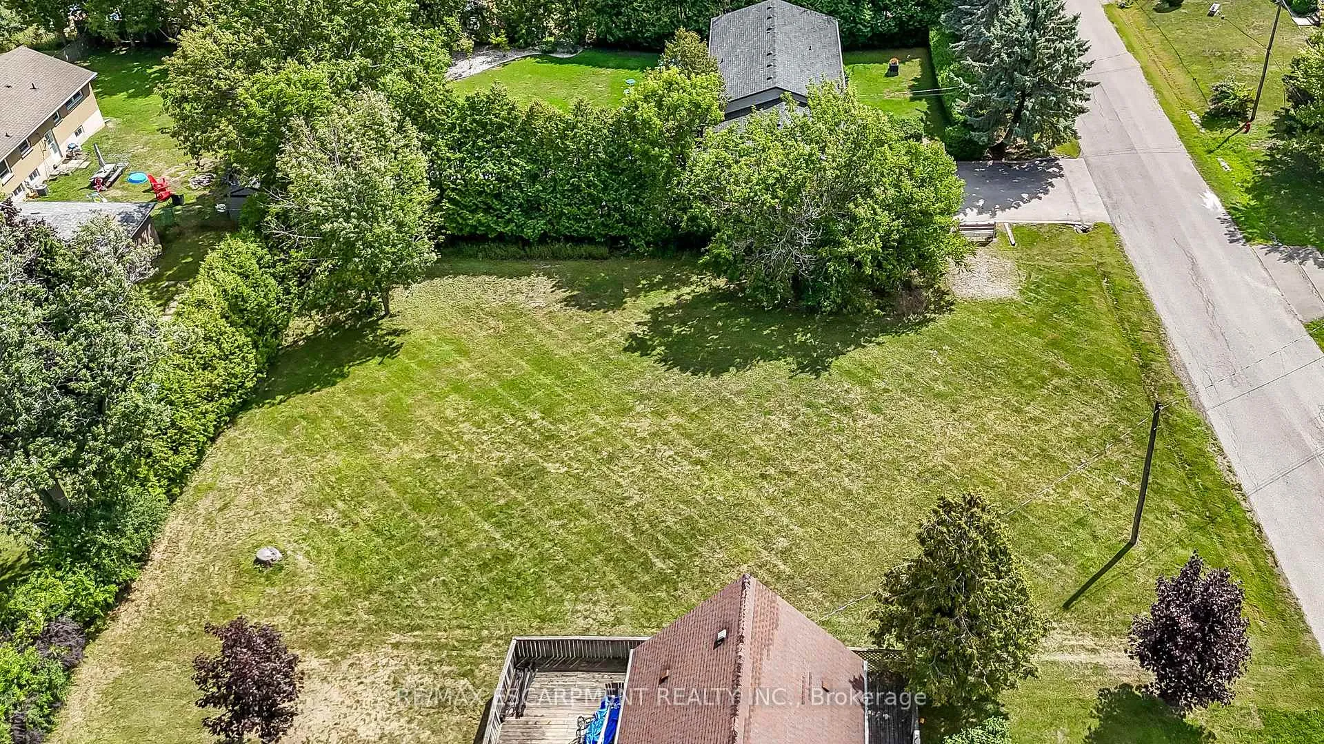 Photo 6 of 29 Fleming Avenue, Hamilton, Dundas — HOMEH