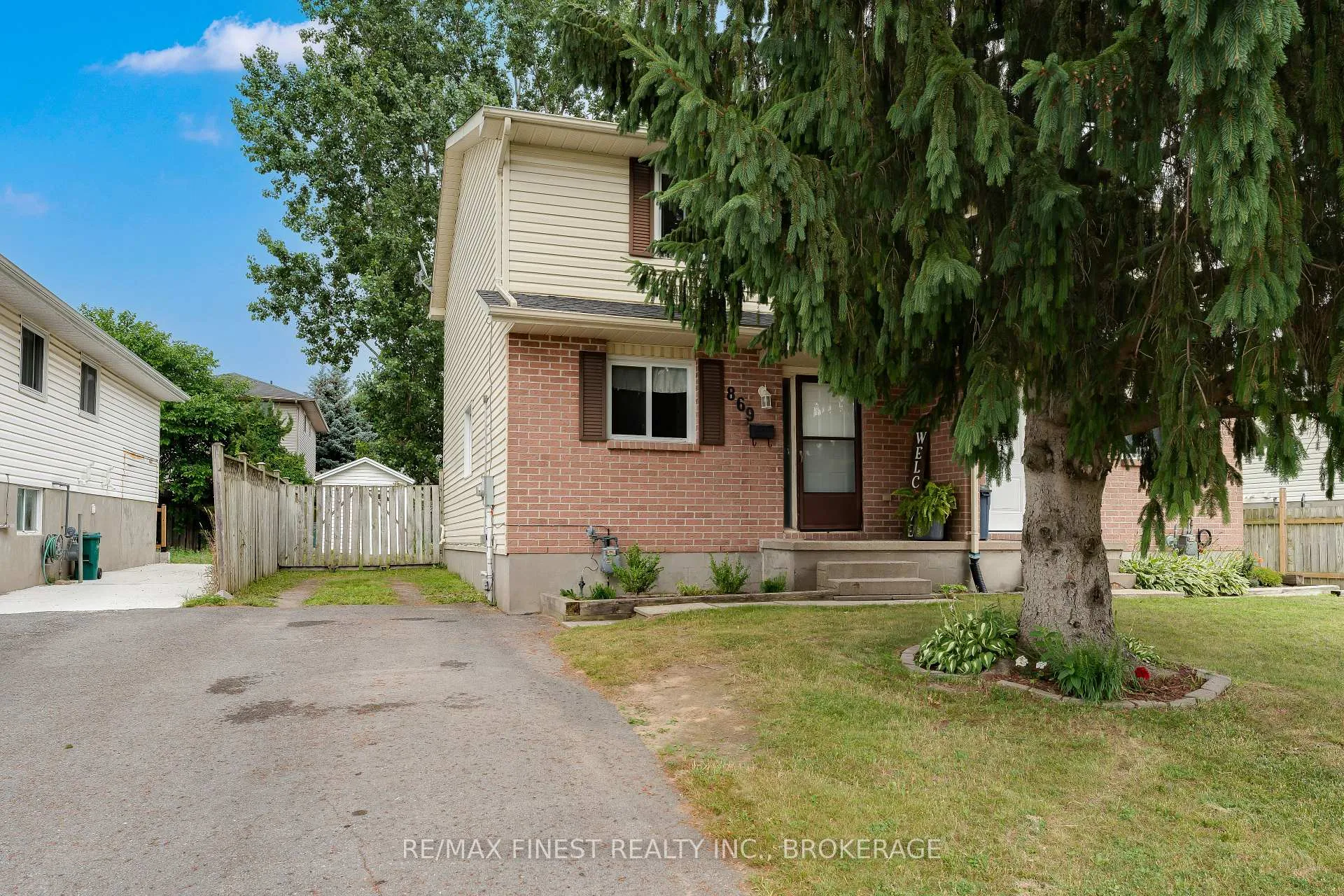 Photo 1 of 869 Larchwood Crescent, Kingston, City Northwest — HOMEH