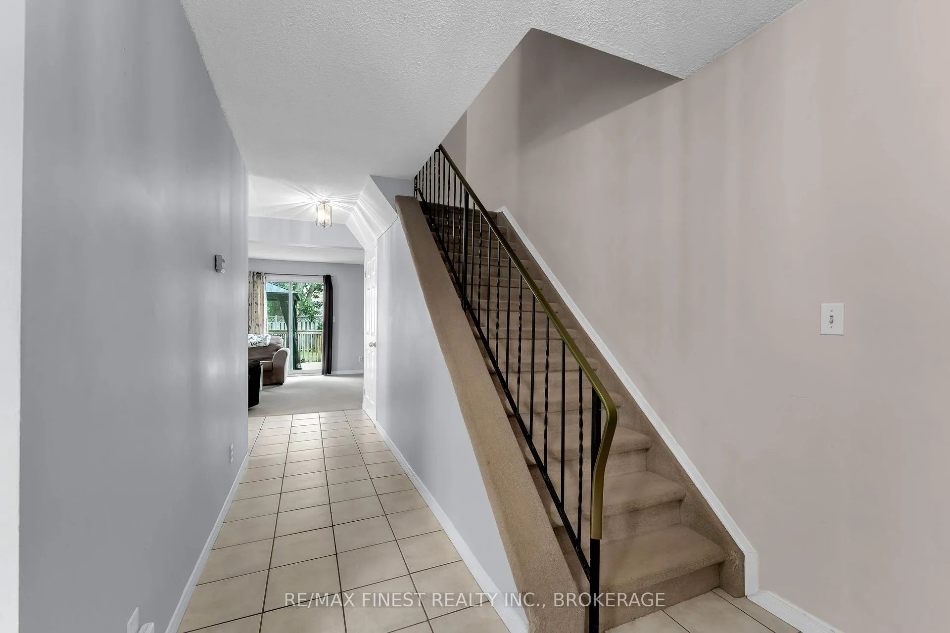 Photo 4 of 869 Larchwood Crescent, Kingston, City Northwest — HOMEH