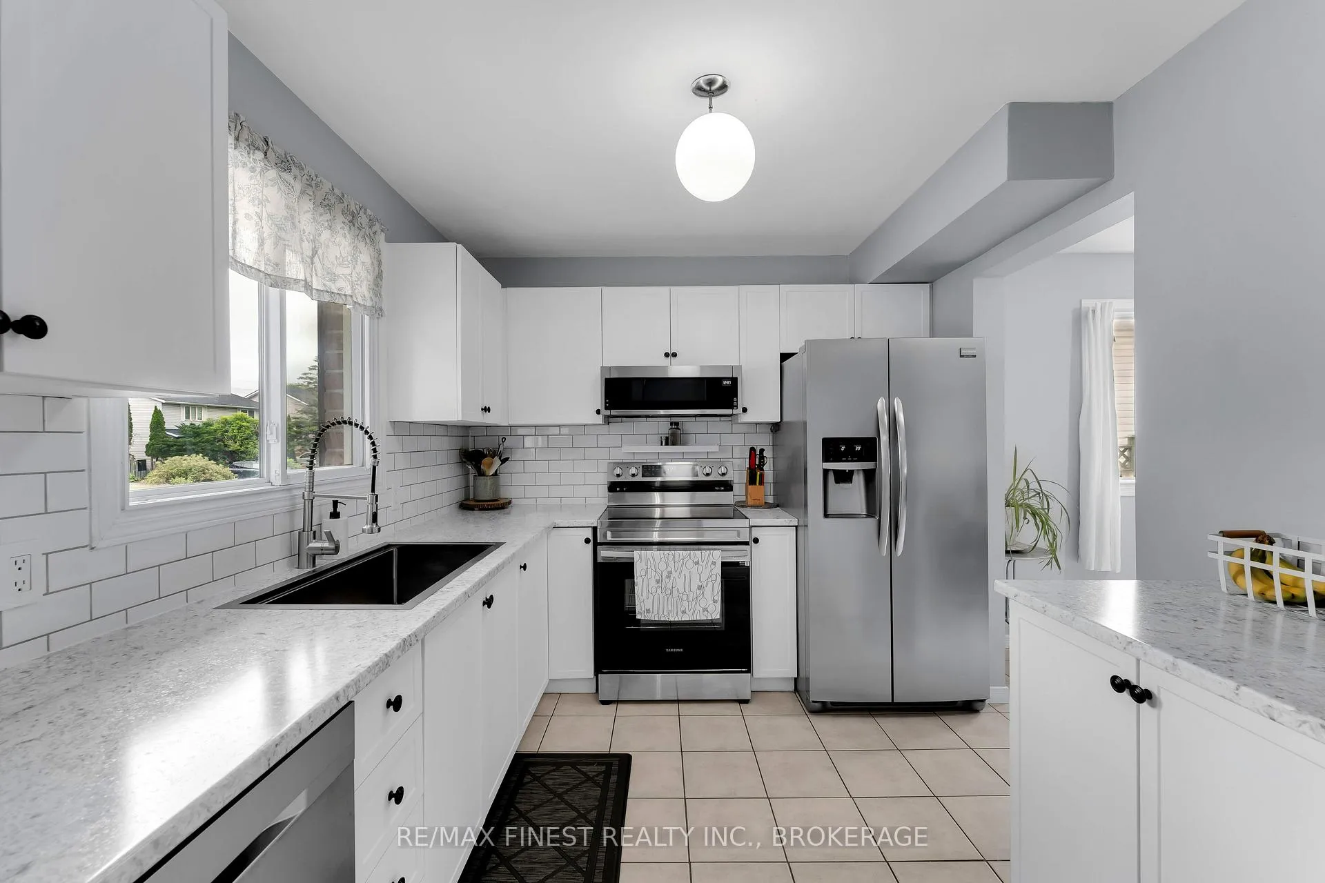 Photo 8 of 869 Larchwood Crescent, Kingston, City Northwest — HOMEH